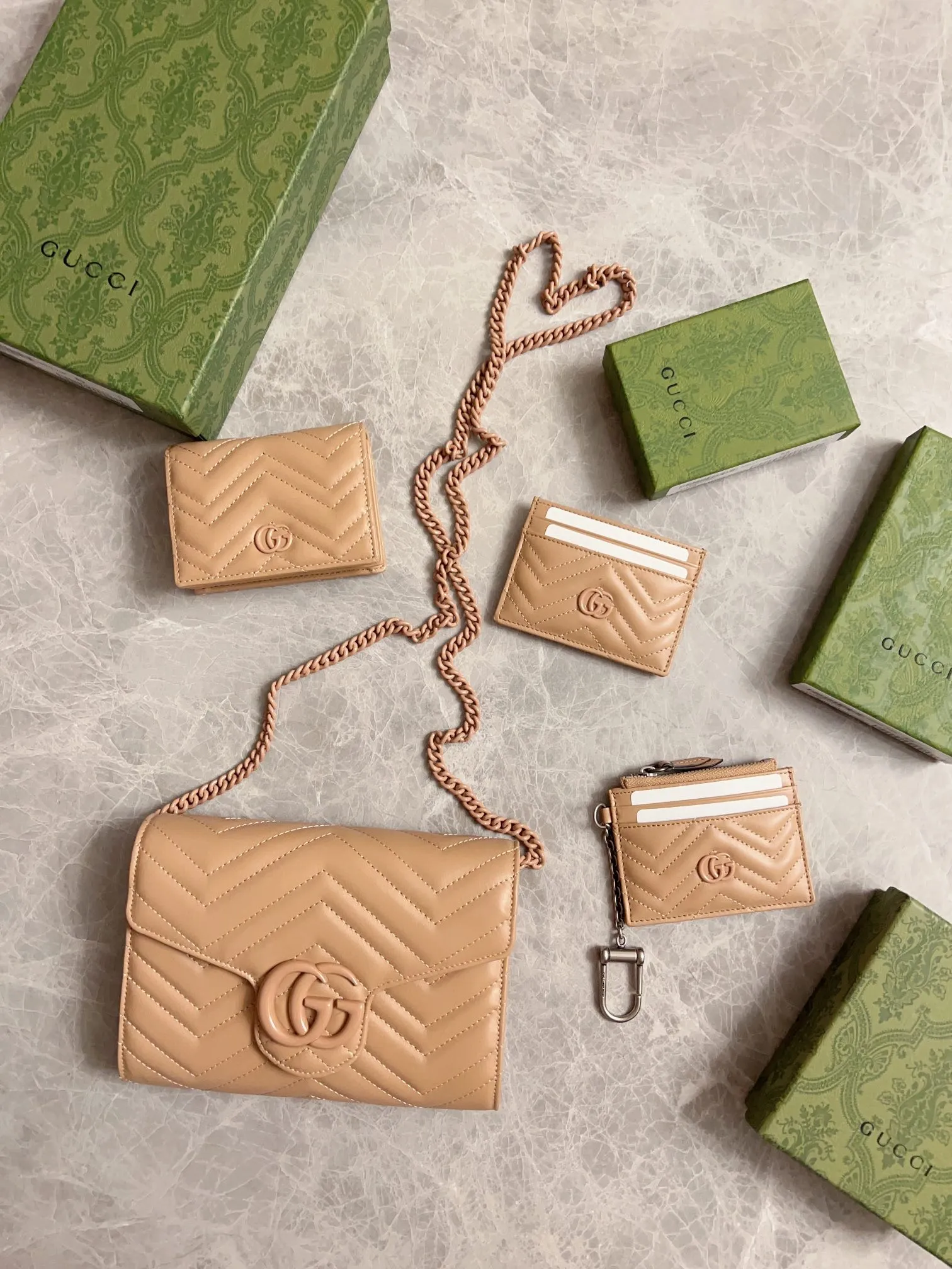 💰350🇮🇹🇮🇹Original new products are on the market! (Card holder) Counter quality, top-quality original goods, real photos! Style No.: 627064 Rose Beige~🎈🎈🎈Size: Width 10 X Height 7.5x1👏👏👏 Shipped