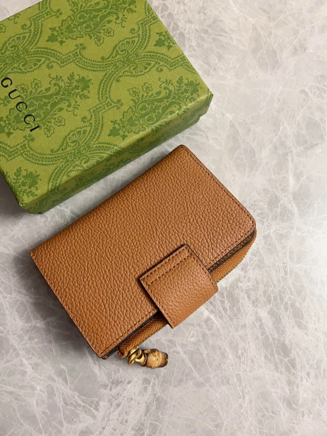 💰420 🇭🇺🇭🇺GG Marmont series card holder has arrived! Exquisite and generous! Model: 739498 Dimensions: 13x8.5x2cm. Color: black/burgundy/brown/original leather.