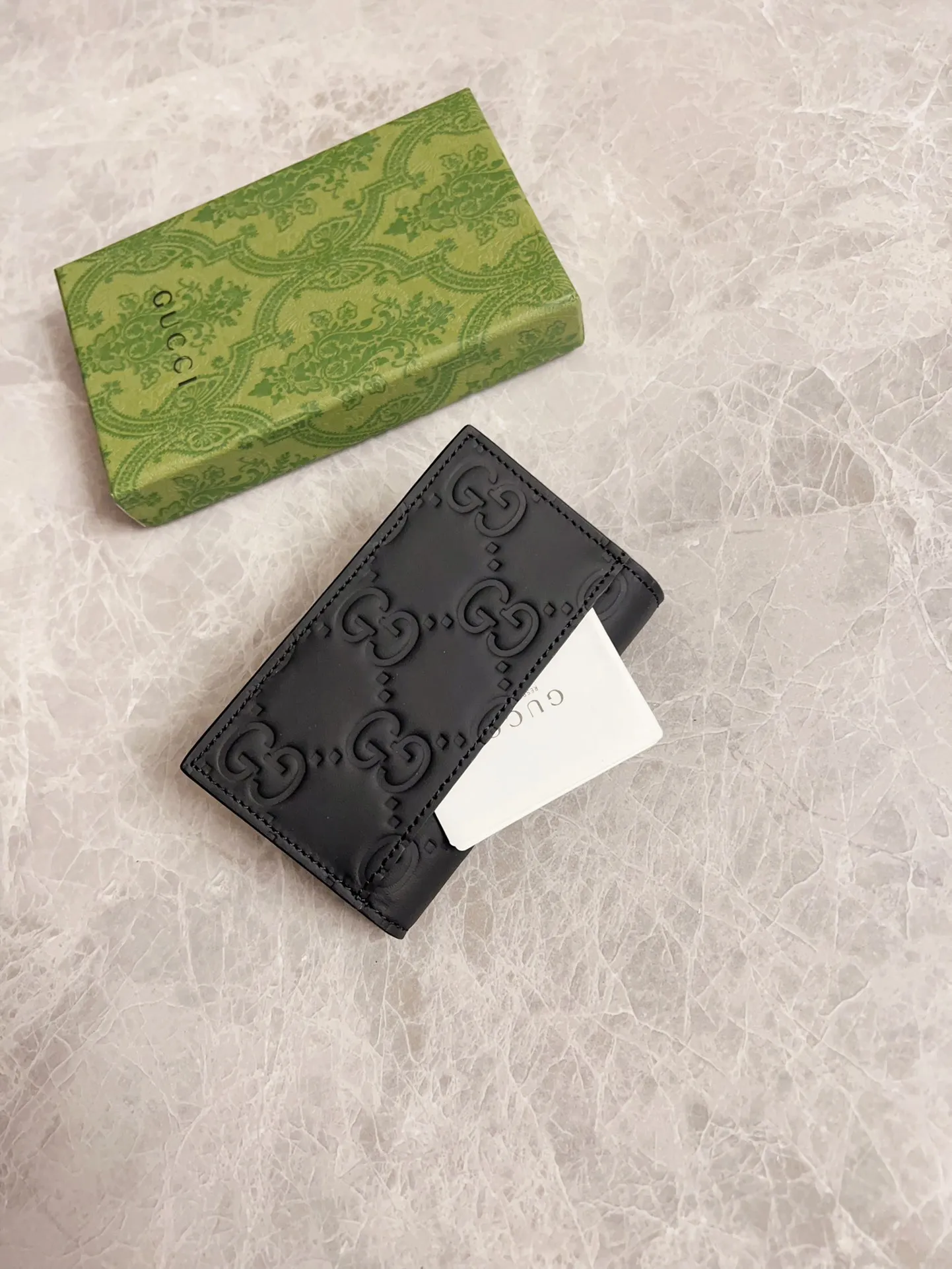 💰330 🇭🇺🇭🇺gucci's new men's series of original black rubber effect styles are now available🎋🎋Model number: 771317, size: 12x7cm🎋🎋Counter quality, top-notch original goods, real photos🎋🎋