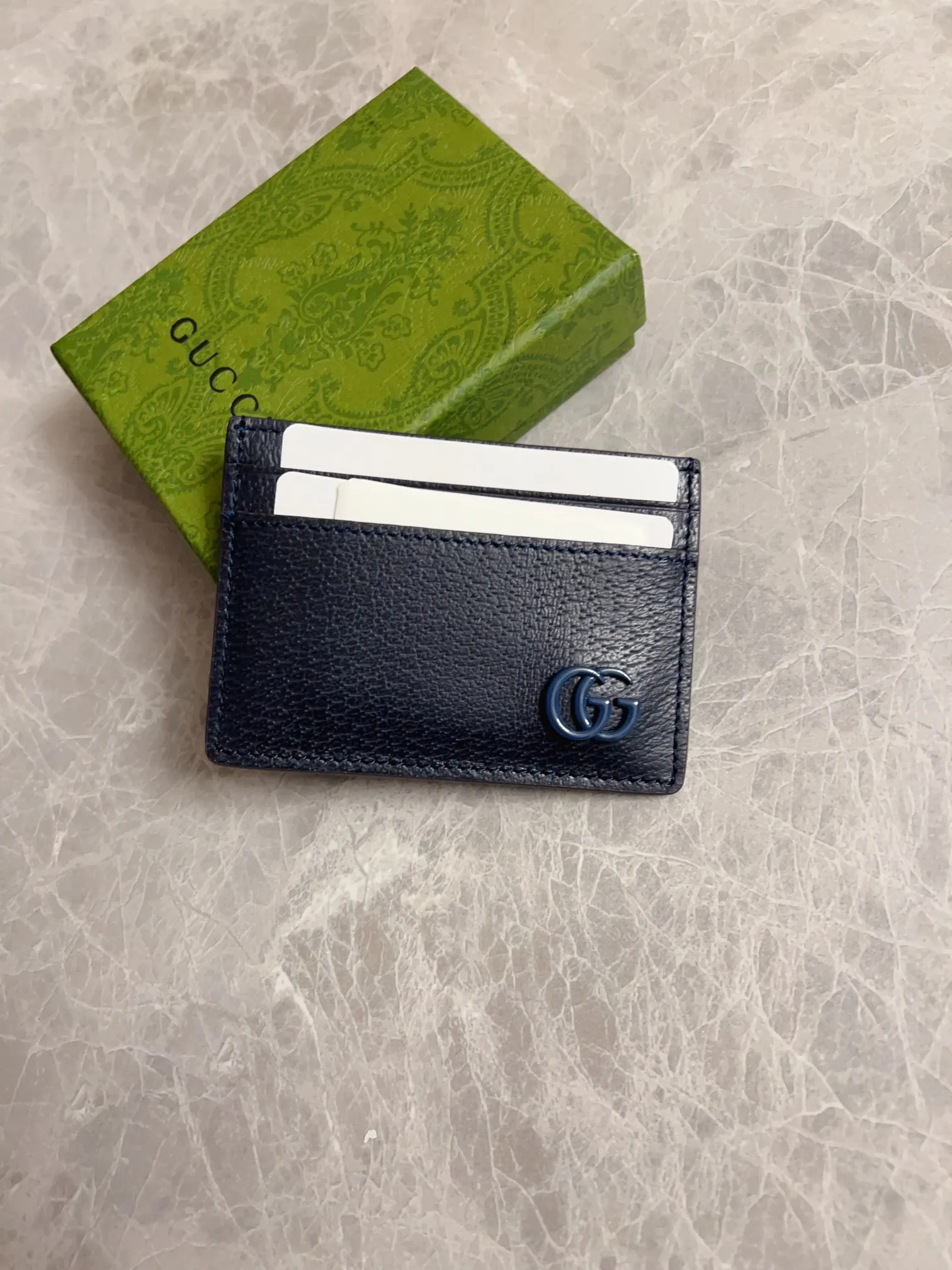 💰220🇭🇺🇭🇺The latest version of the GG marmont card holder at the counter🧃🧃Model: 657588, Color: Gram, black double G logo🧃🧃Imported original pig grain leather is perfect to the extreme,🧃🧃Exclusive real-life photos 🧃🧃Size: 11x7cm