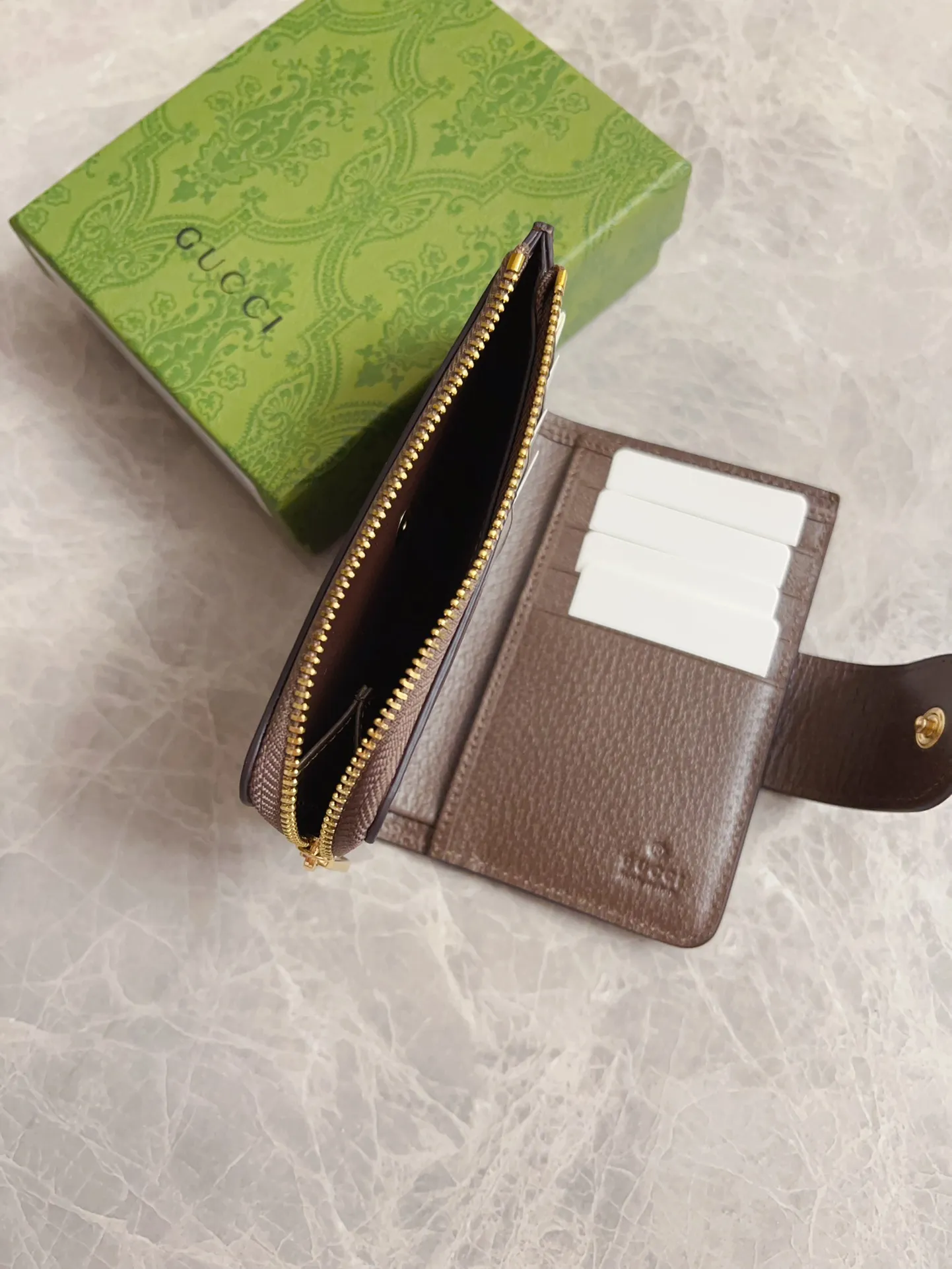 💰410 🇭🇺🇭🇺GG Marmont series card holder has arrived! Exquisite and generous! Model: 725662 Dimensions: 13x8.5x2cm. Color: PVC brown