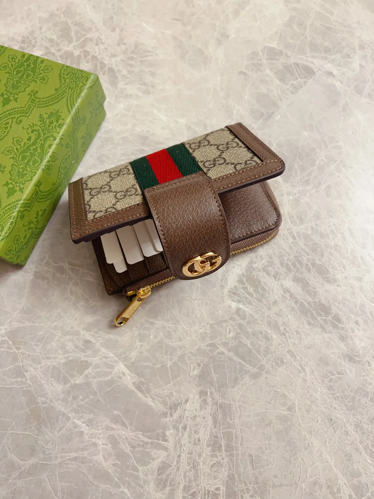 💰410 🇭🇺🇭🇺GG Marmont series card holder has arrived! Exquisite and generous! Model: 725662 Dimensions: 13x8.5x2cm. Color: PVC brown