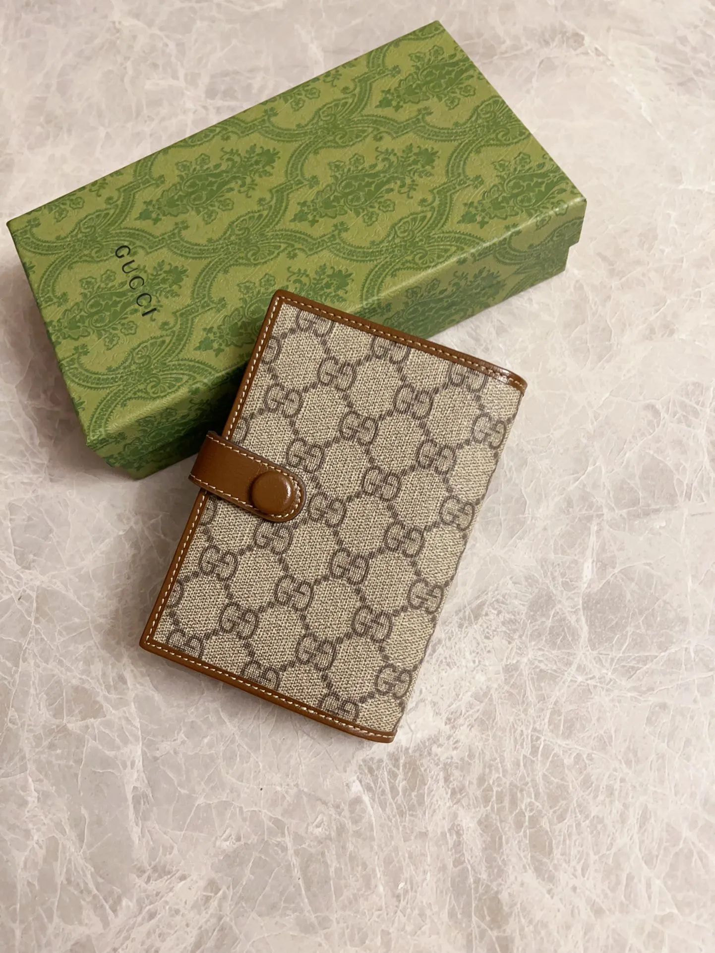 💰350 Real photos! Passport holder model number 724562 Pvc brown black pvc ~🎈🎈🎈 size: width 10.5x height 14.5, 🎉🎉🎉 shipped!