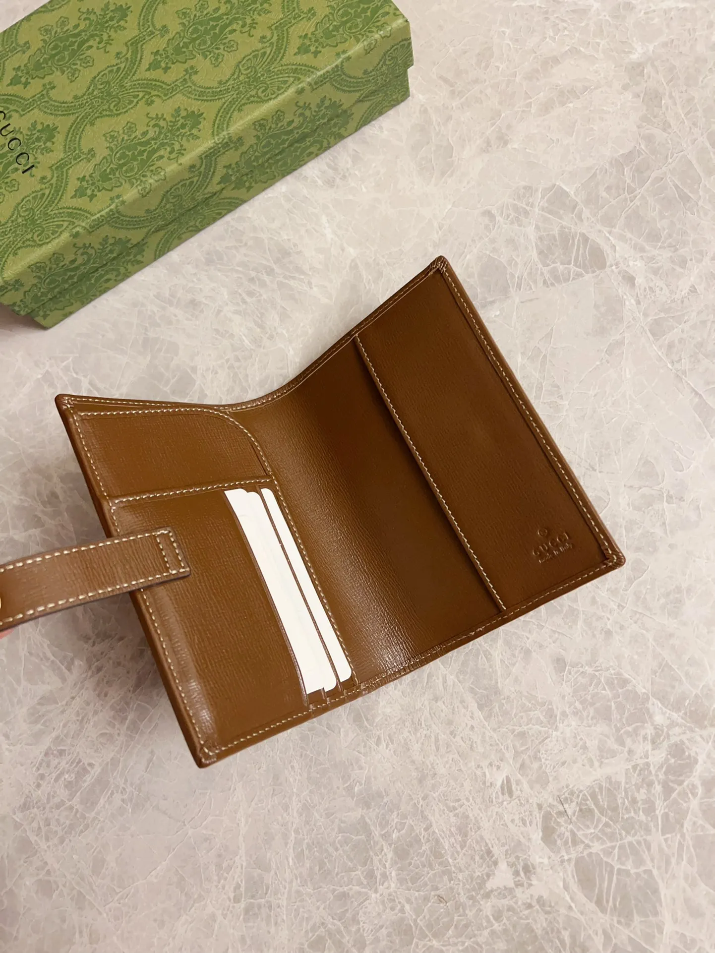 💰350 Real photos! Passport holder model number 724562 Pvc brown black pvc ~🎈🎈🎈 size: width 10.5x height 14.5, 🎉🎉🎉 shipped!