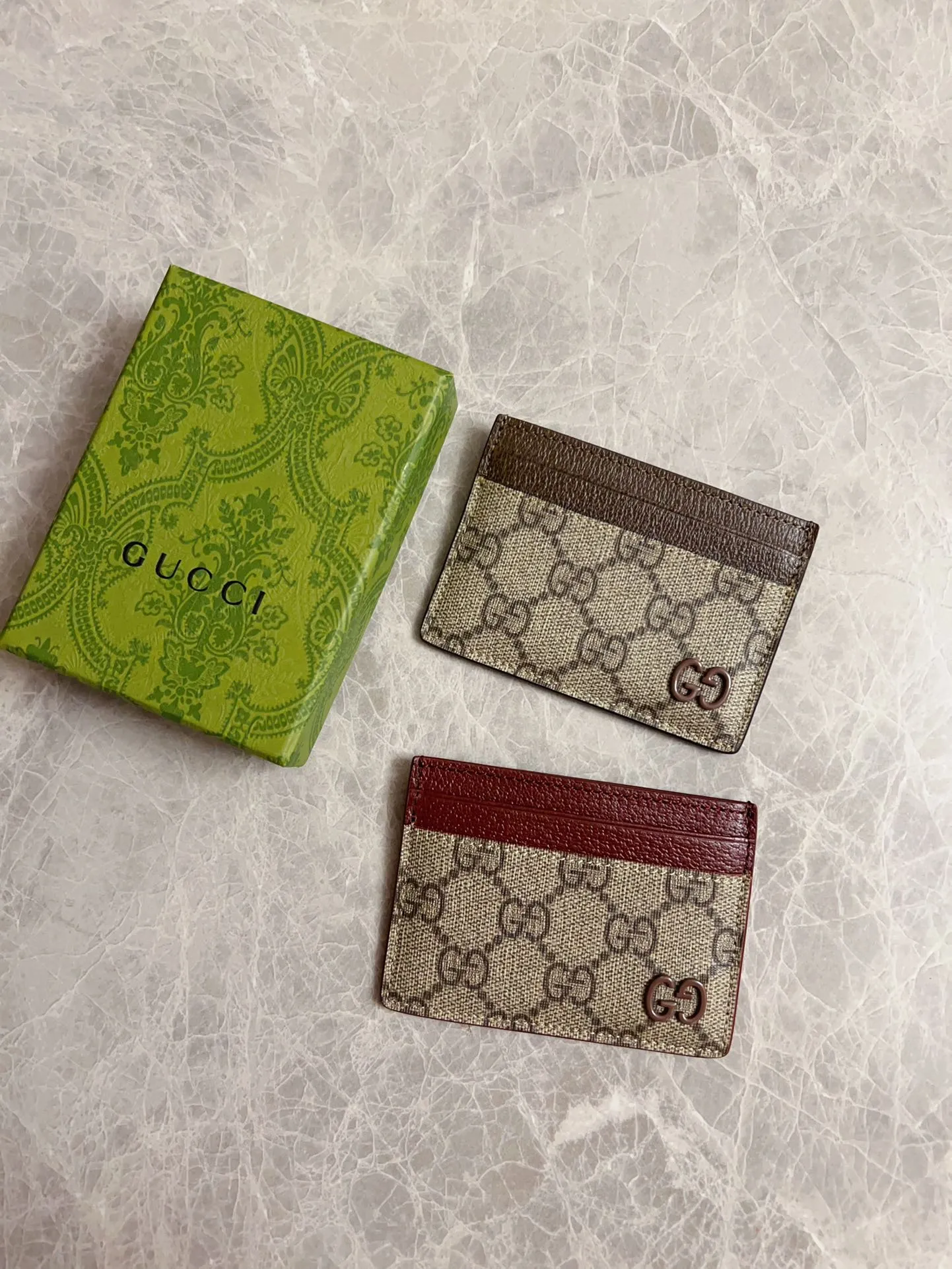 💰230🇭🇺🇭🇺Gucci’s latest series ~ card bag 🍖🍖The two-tone design full of contrasting beauty makes the GG logo emblazoned on the body of the bag shine 🍖🍖The interior is made of contrasting cowhide 🍖🍖2 colors available Brown/brown, brown/maroon Size: 10x 7cm Model: 768248 (original product)