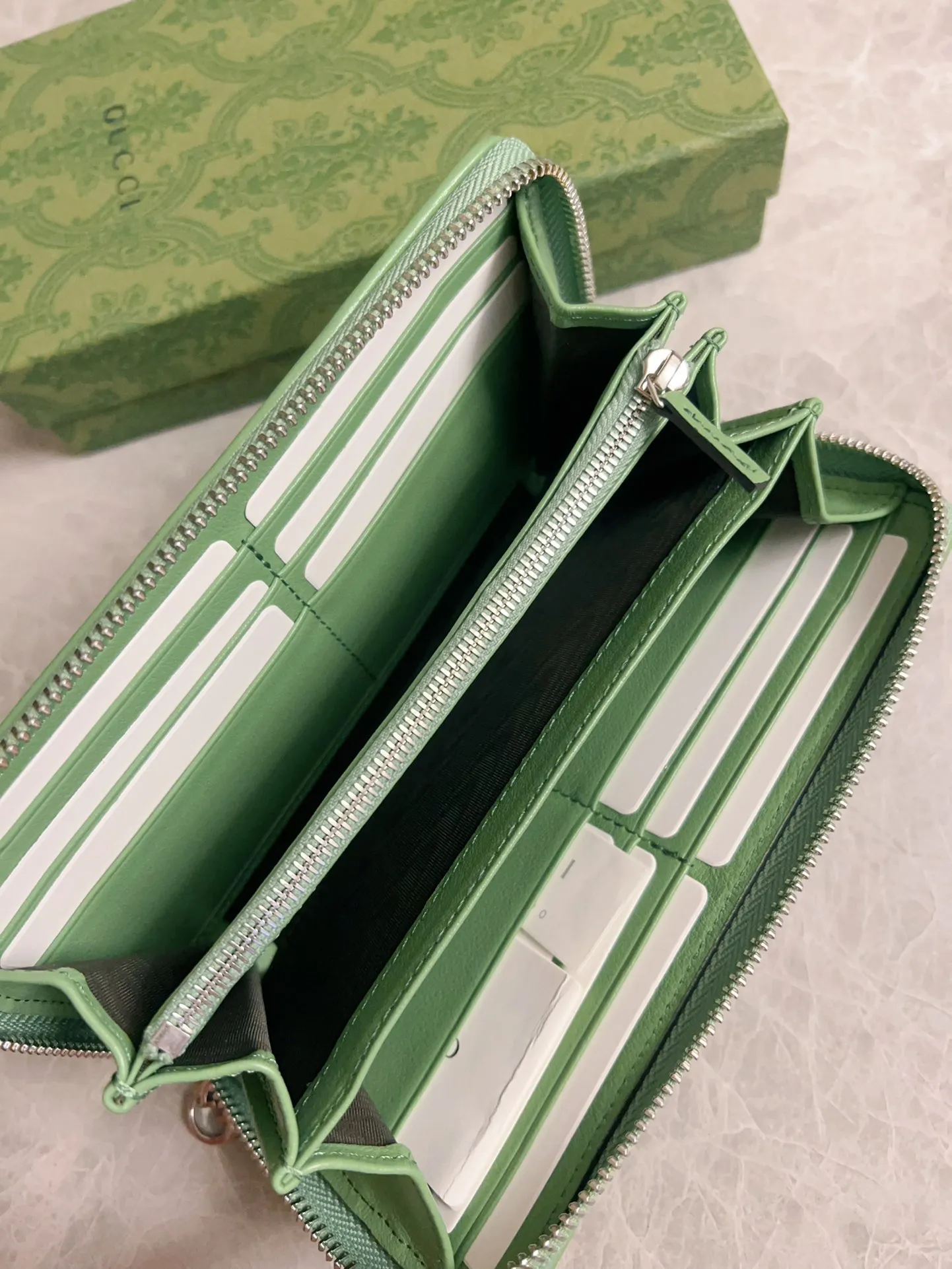 💰480🇭🇺🇭🇺Gucci Blondie series full zipper wallet Model: 760312 Size: 11 (length) x 19.5 (width) x 3cm (thickness) Color: green/original leather. Made in Italy