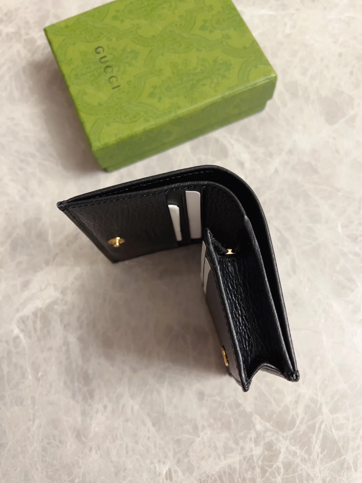 💰330 🇭🇺🇭🇺 New card holder ~ wallet, original quality! 🌾🌾Model number: 456126, imported natural cowhide leather🌾🌾with the latest double G metal logo🌾🌾Size: 11x 9x 3cm, color: black, bright red, nude pink, elephant gray, exquisite and luxurious🌾🌾