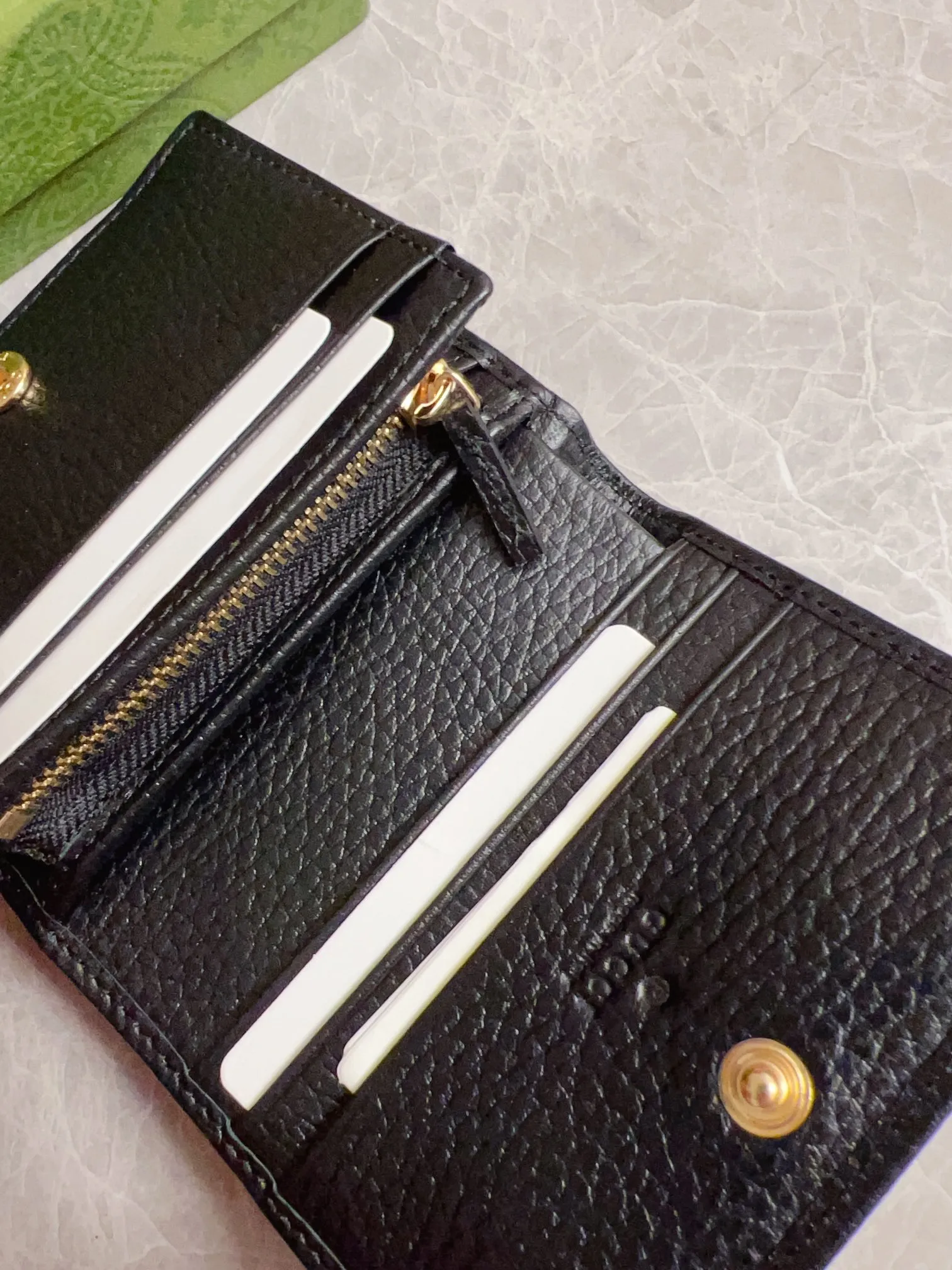 💰330 🇭🇺🇭🇺 New card holder ~ wallet, original quality! 🌾🌾Model number: 456126, imported natural cowhide leather🌾🌾with the latest double G metal logo🌾🌾Size: 11x 9x 3cm, color: black, bright red, nude pink, elephant gray, exquisite and luxurious🌾🌾