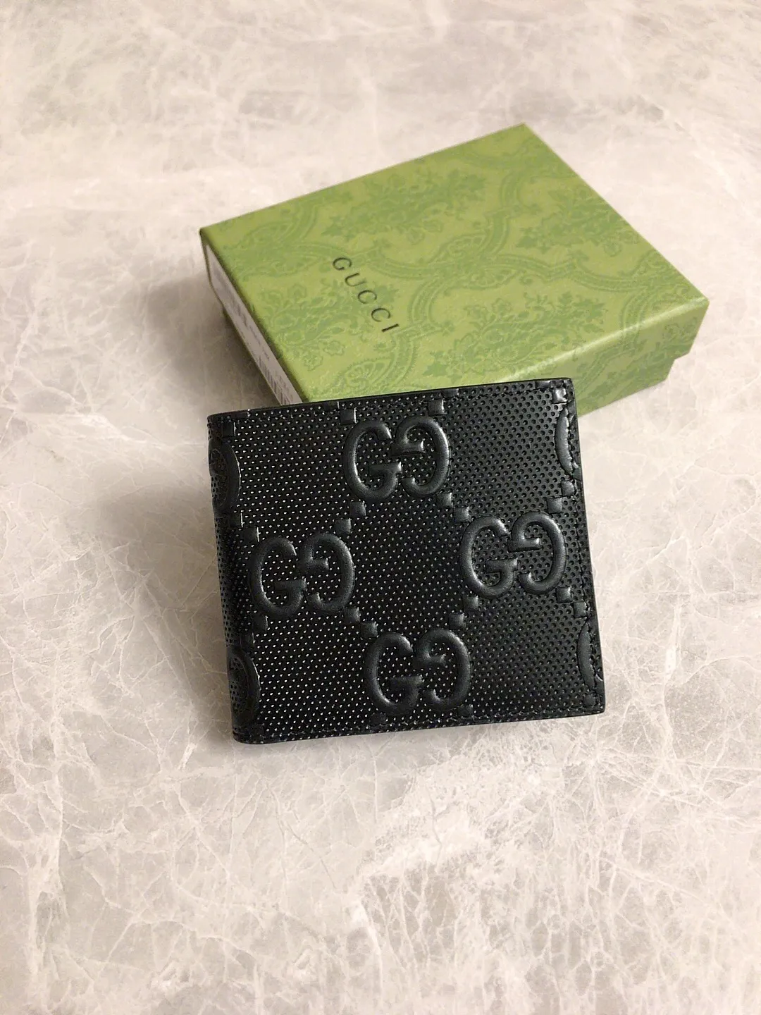💰300🇭🇺🇭🇺gucci~2020 early autumn new style~short clip bag 🧼🧼GG original factory cowhide cleverly integrated into punching holes and brand logo double G embossing🧼🧼Highlights extraordinary design quality, simple and elegant, super large capacity, fashionable must-have item! Very practical🧼🧼Real shot, model: 625562, color: Kepi, size: 12×9.7cm