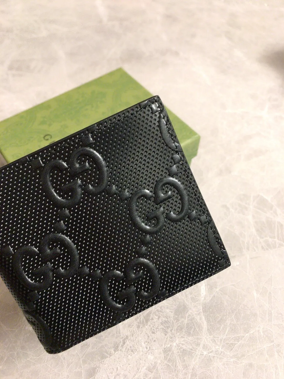 💰300🇭🇺🇭🇺gucci~2020 early autumn new style~short clip bag 🧼🧼GG original factory cowhide cleverly integrated into punching holes and brand logo double G embossing🧼🧼Highlights extraordinary design quality, simple and elegant, super large capacity, fashionable must-have item! Very practical🧼🧼Real shot, model: 625562, color: Kepi, size: 12×9.7cm