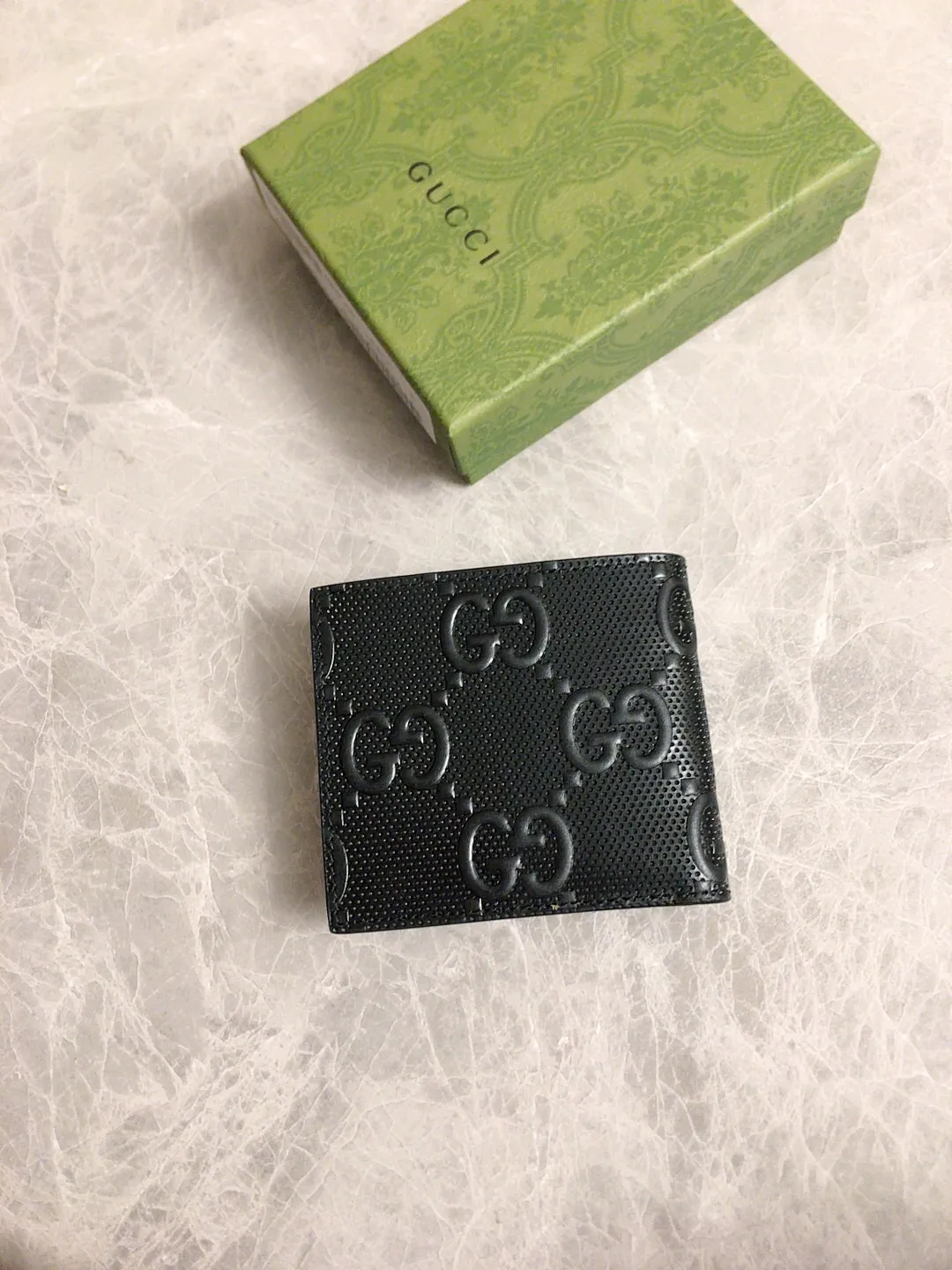 💰300🇭🇺🇭🇺gucci~2020 early autumn new style~short clip bag 🧼🧼GG original factory cowhide cleverly integrated into punching holes and brand logo double G embossing🧼🧼Highlights extraordinary design quality, simple and elegant, super large capacity, fashionable must-have item! Very practical🧼🧼Real shot, model: 625562, color: Kepi, size: 12×9.7cm