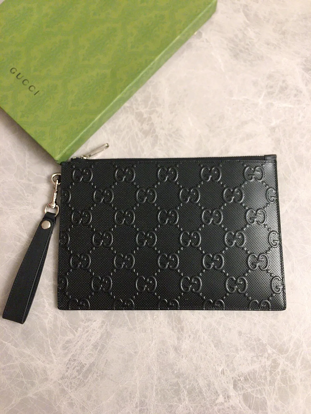 💰540 🇭🇺🇭🇺gucci~2020 early autumn new handbag🌂🌂GG original factory cowhide cleverly integrated into punching holes and brand logo double G embossing🌂🌂Highlight the extraordinary design quality, simple and elegant, super large capacity, very practical🌂🌂Detachable Italian leather wristband! Actual photo, model: 625569, color: Kepi, size: width 30.5×height 21×depth 1.5cm