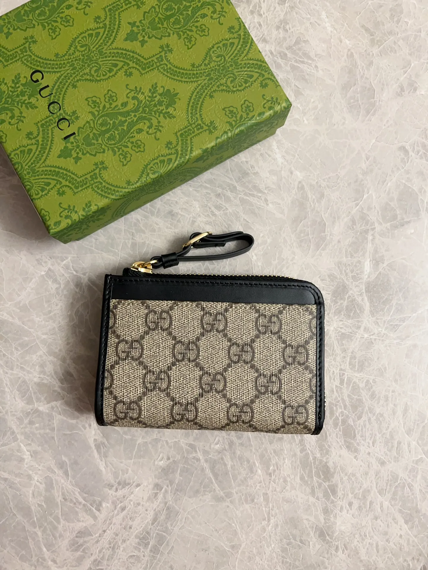 💰400 🇮🇹🇮🇹Gucci’s latest GG Supreme premium PVC with original cowhide small wallet/card holder🌾🌾Model: 821804, size: 13×8.5x3cm