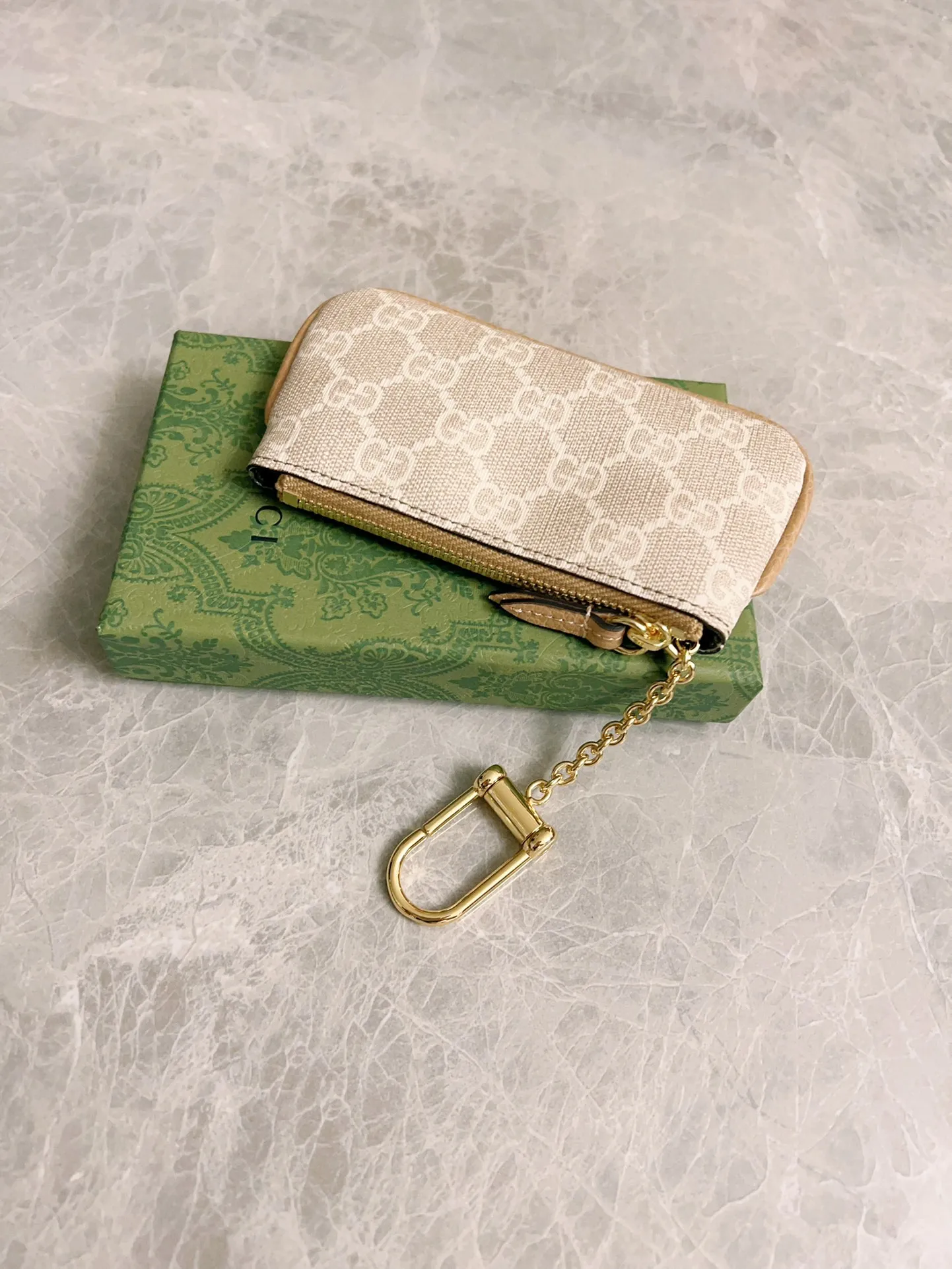 💰340 🇭🇺🇭🇺GG brand new small coin purse ~ lipstick bag 🪅🪅 Made of imported cowhide leather and PVC , 🪅🪅 with exquisite original factory double G hardware 🪅🪅, flexible and unique hook buckle, small and exquisite, great effect, model: 772321, color: khaki pvc, size: 12x7.5x1.5cm