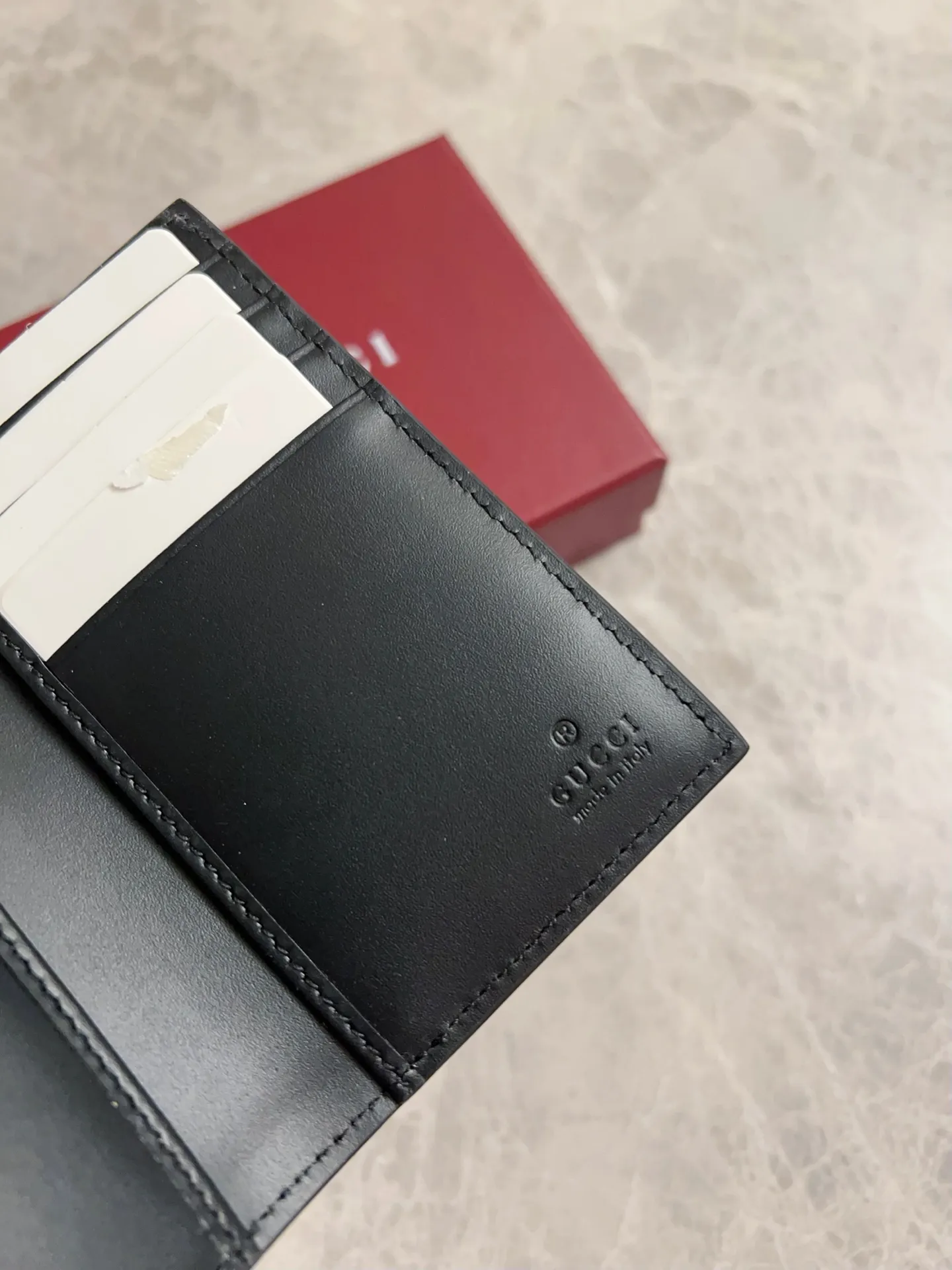 💰310 🇭🇺🇭🇺GG Emblem series reinterprets the classic double G pattern with creative design and innovative functions. 🍃🍃New granular PVC fabric with original factory calfskin, fashionable and versatile! 🍃🍃Brown, black Style number: 821209 Size: 12x7.5cm