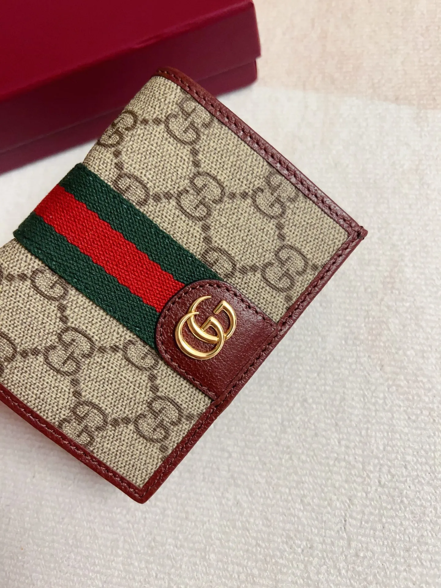 💰360 🇭🇺🇭🇺 official website synchronizes new styles! Ophidia series ~ short clip wallet, 🍉🍉 made of GG Supreme original factory pig grain first-layer cowhide with PVC 🍉🍉 equipped with iconic double G hardware marks, classic red and green webbing, exquisitely made! 🍉🍉Model number: 838487🍉🍉Size: 11x8x3cm, color: brown maroon