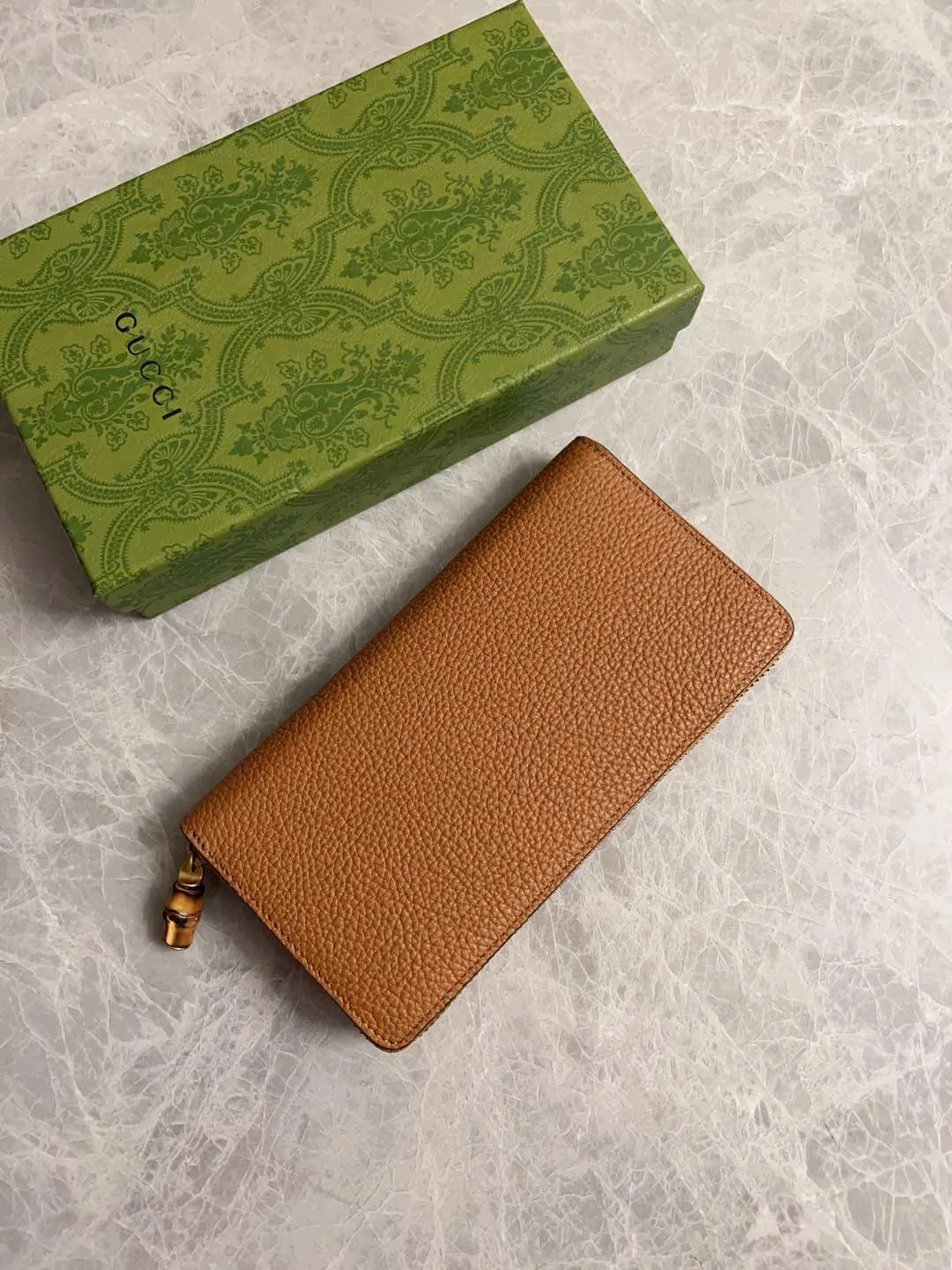 💰460 🇭🇺🇭🇺GG Marmont series long clips are available! Exquisite and generous! Model: 739499. Size: 19.5*11*3cm. Color: black/burgundy/brown/original leather.