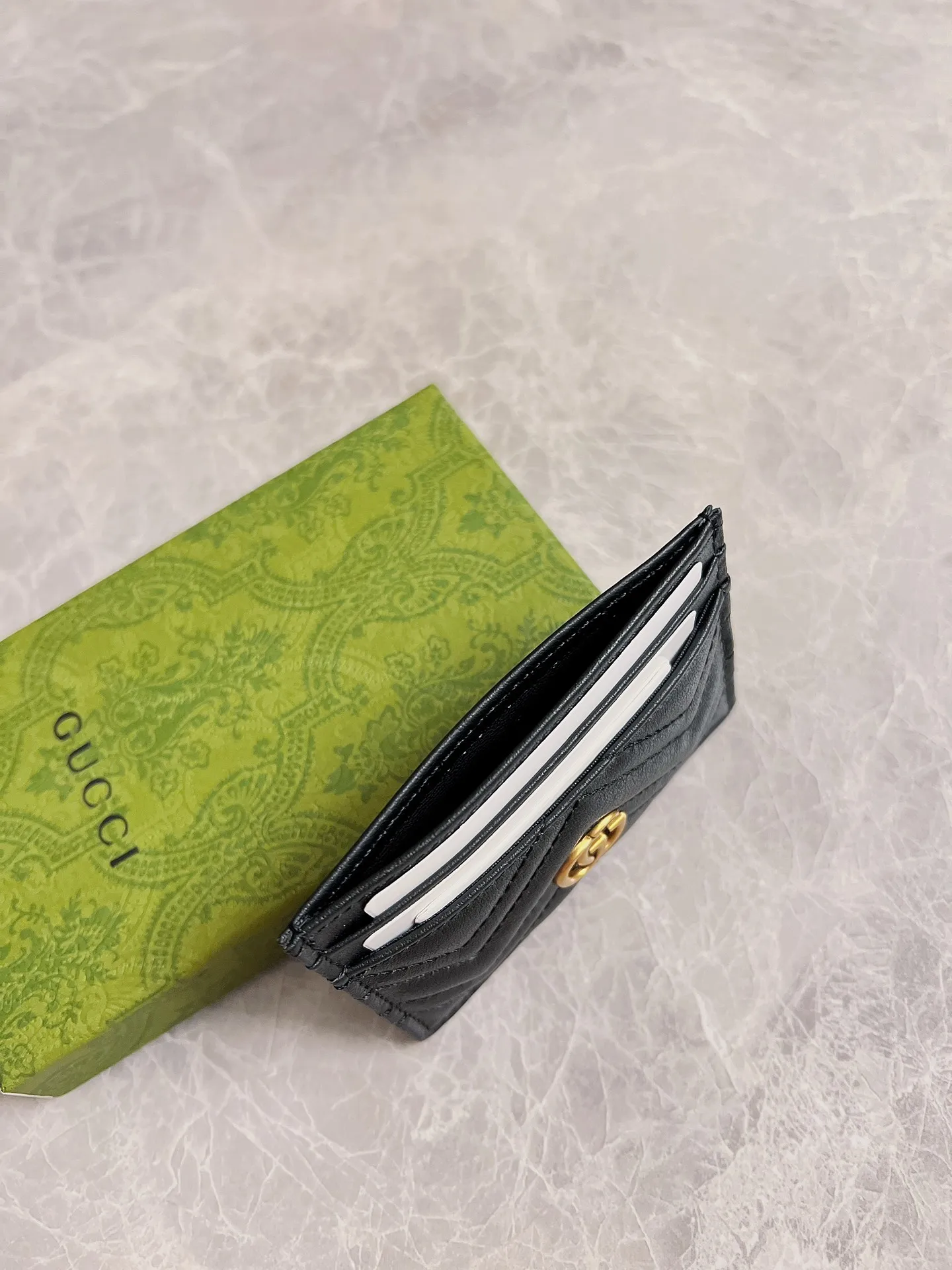 💰210 🇭🇺🇭🇺 The latest ~ GG Marmont card holder 🦄🦄 quilted with humanoid pattern, 🦄🦄 with GG logo pattern on the back, bronze hardware accessories 🦄🦄Model number: 443127, size: W10*H7cm, color: black, red, dark green, nude pink