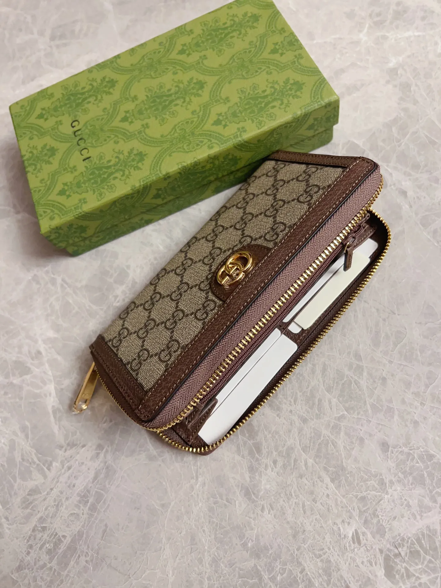 💰440 🇭🇺🇭🇺GucciO’s latest phidia series zipper bag, Ophidia series items have endless retro feelings. GG Supreme canvas, cowhide piping, palladium tone hardware Double G Model: 772305 Dimensions: 19x 10x2.5cm Color: Brown/PVC.