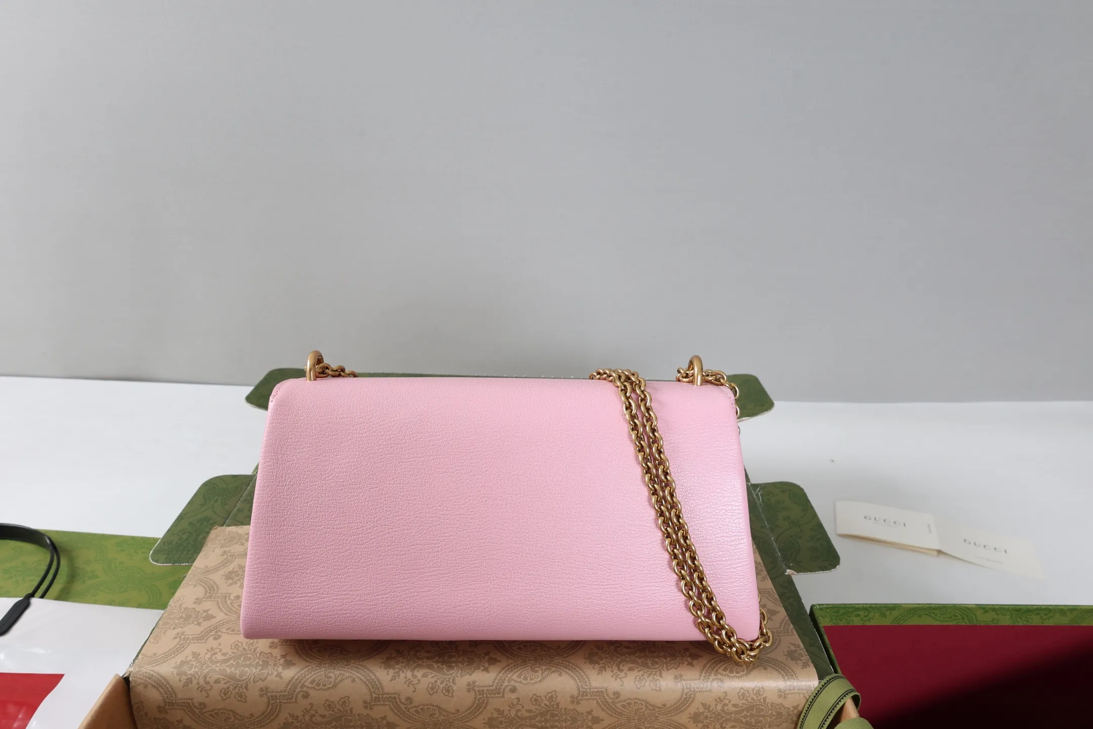 All categories Official website "Brand Women's Bags" Women's Bags 💙 GUCCI 2026 GUCCI new crossbody shoulder bag