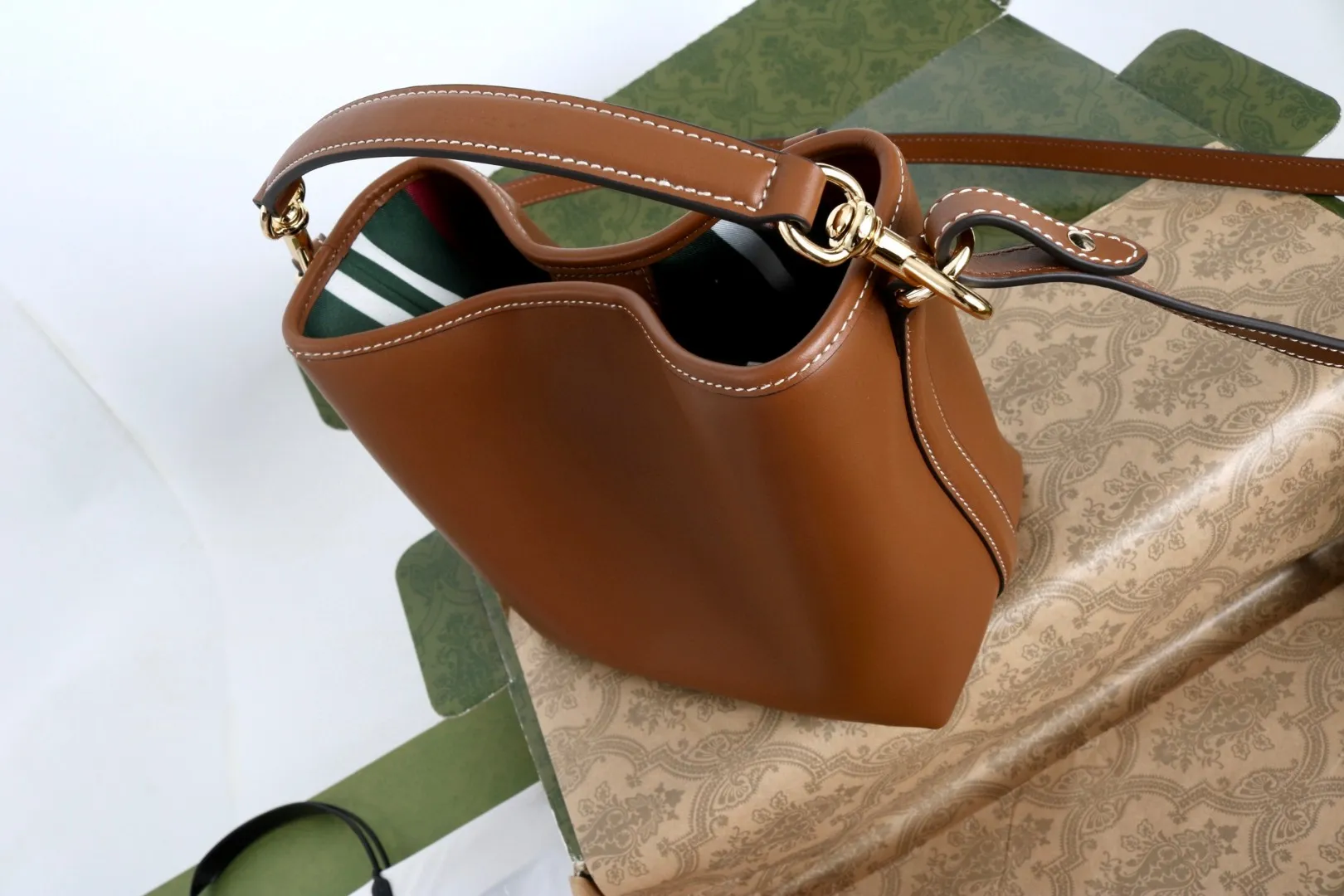 All categories Official website "Brand Women's Bags" Women's Bags 💙 GUCCI 2026 GUCCI new crossbody shoulder bag