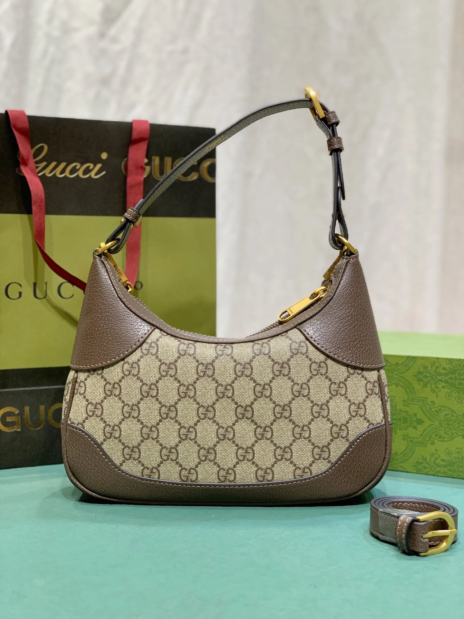 All categories Official website "Brand Women's Bags" Women's Bags 💙 GUCCI 2024 latest GUCCI crossbody bag