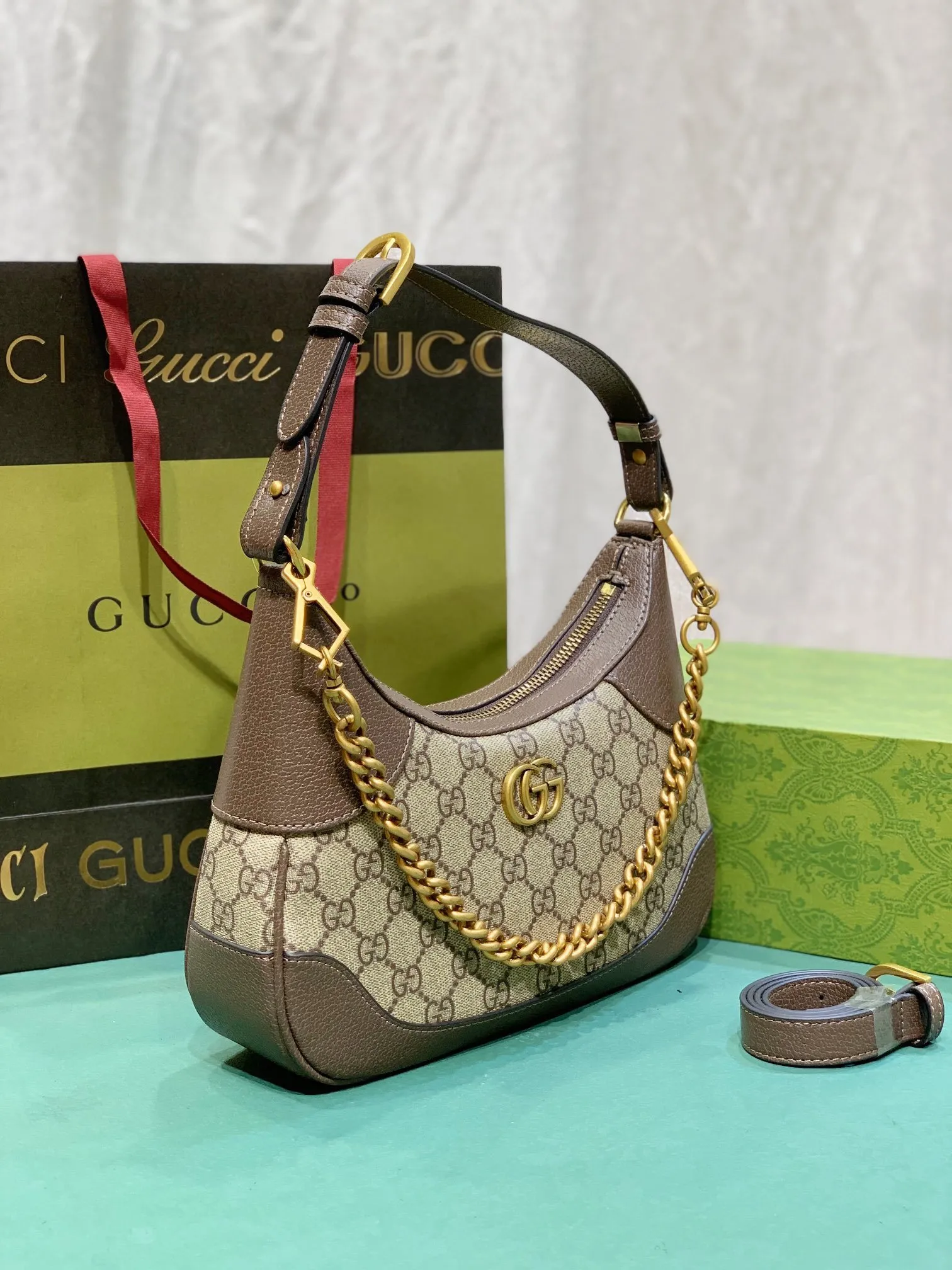 All categories Official website "Brand Women's Bags" Women's Bags 💙 GUCCI 2024 latest GUCCI crossbody bag