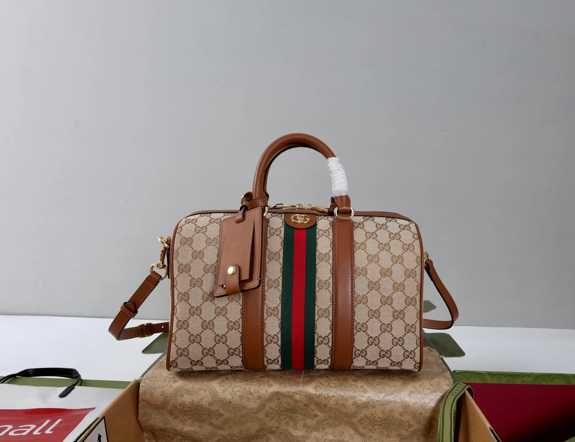 All categories Official website "Brand Women's Bags" Women's Bags 💙 GUCCI 2026 GUCCI new crossbody shoulder bag