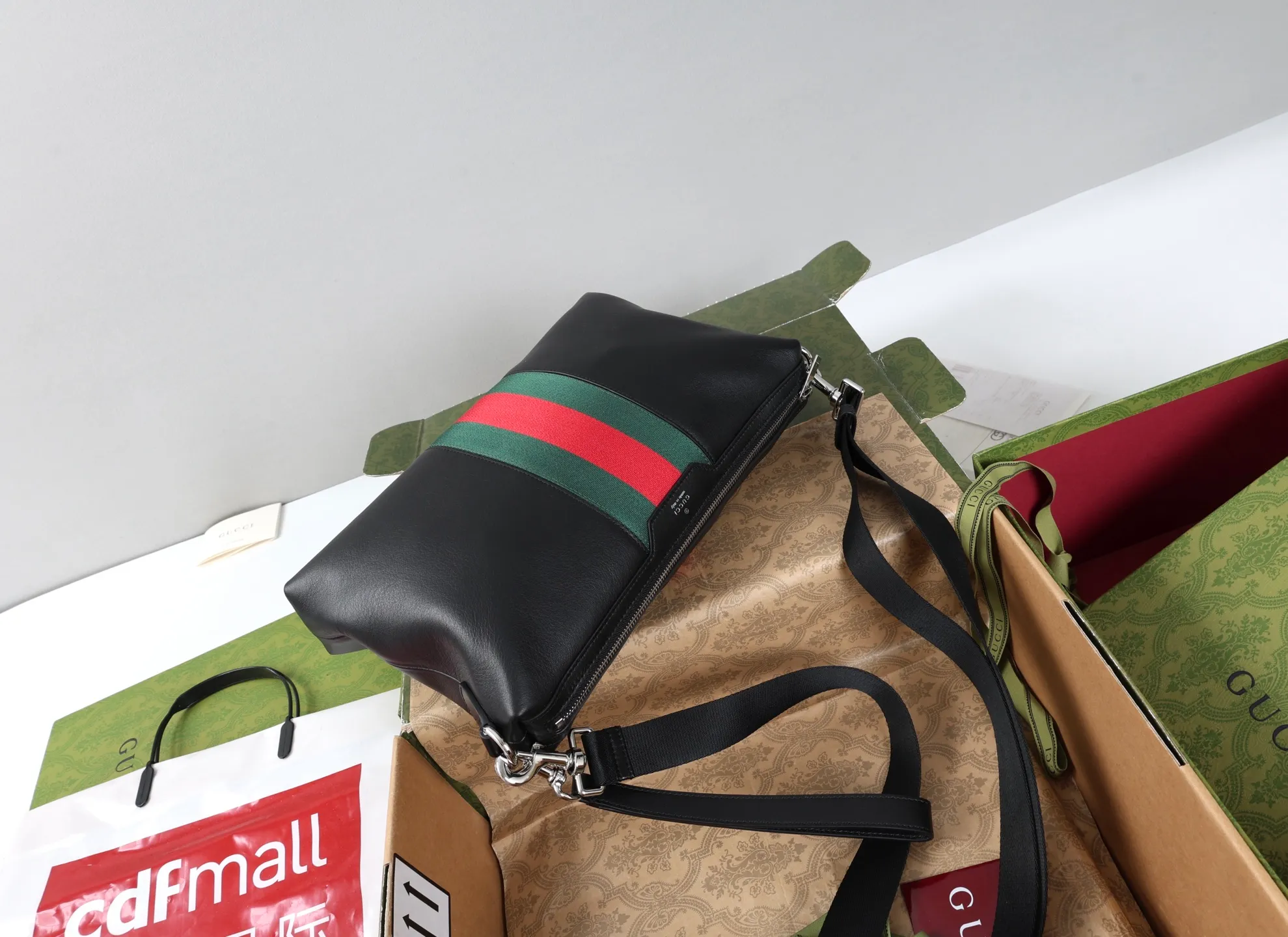 All categories Official website "Brand Women's Bags" Women's Bags 💙 GUCCI 2026 GUCCI new crossbody shoulder bag