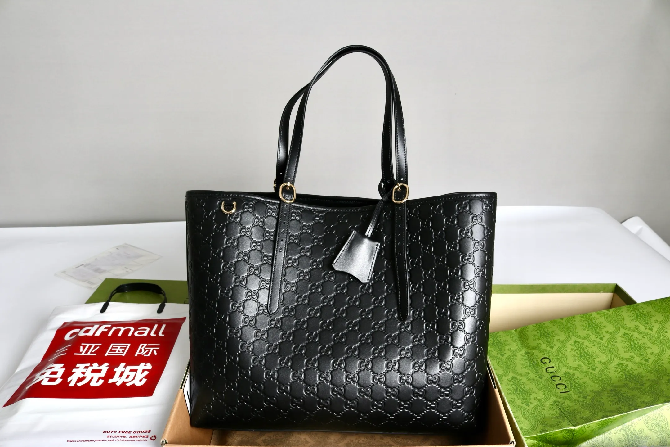 All categories Official website "Brand Women's Bags" Women's Bags 💙 GUCCI 2026 GUCCI new crossbody shoulder bag