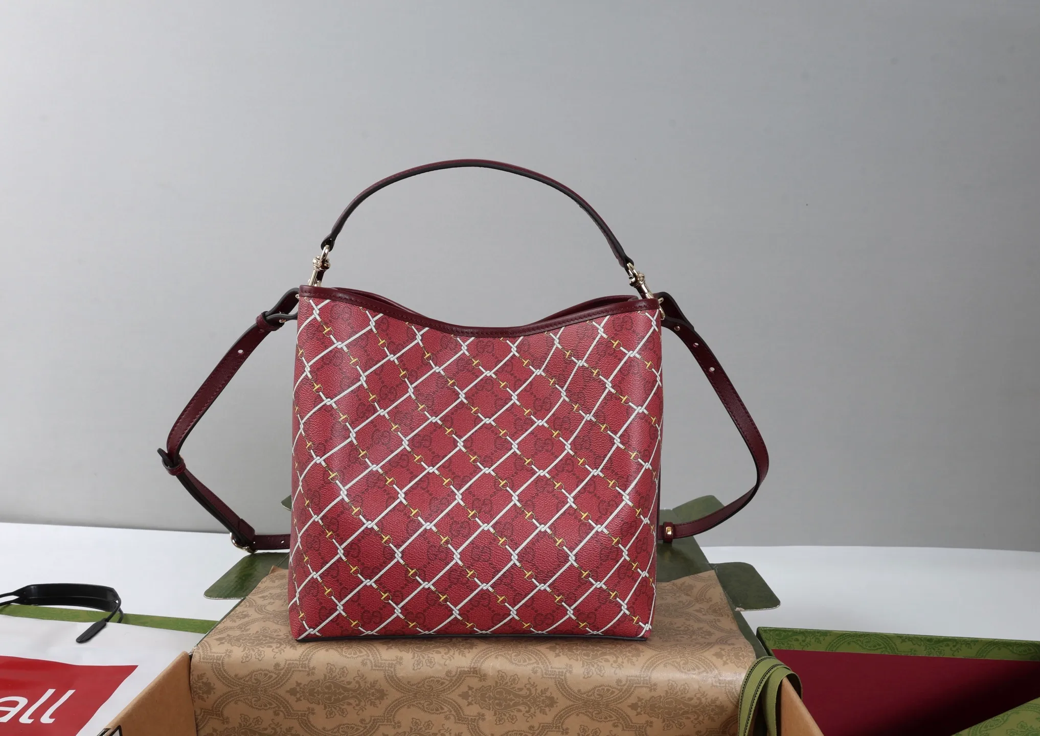 All categories Official website "Brand Women's Bags" Women's Bags 💙 GUCCI 2026 GUCCI new crossbody shoulder bag