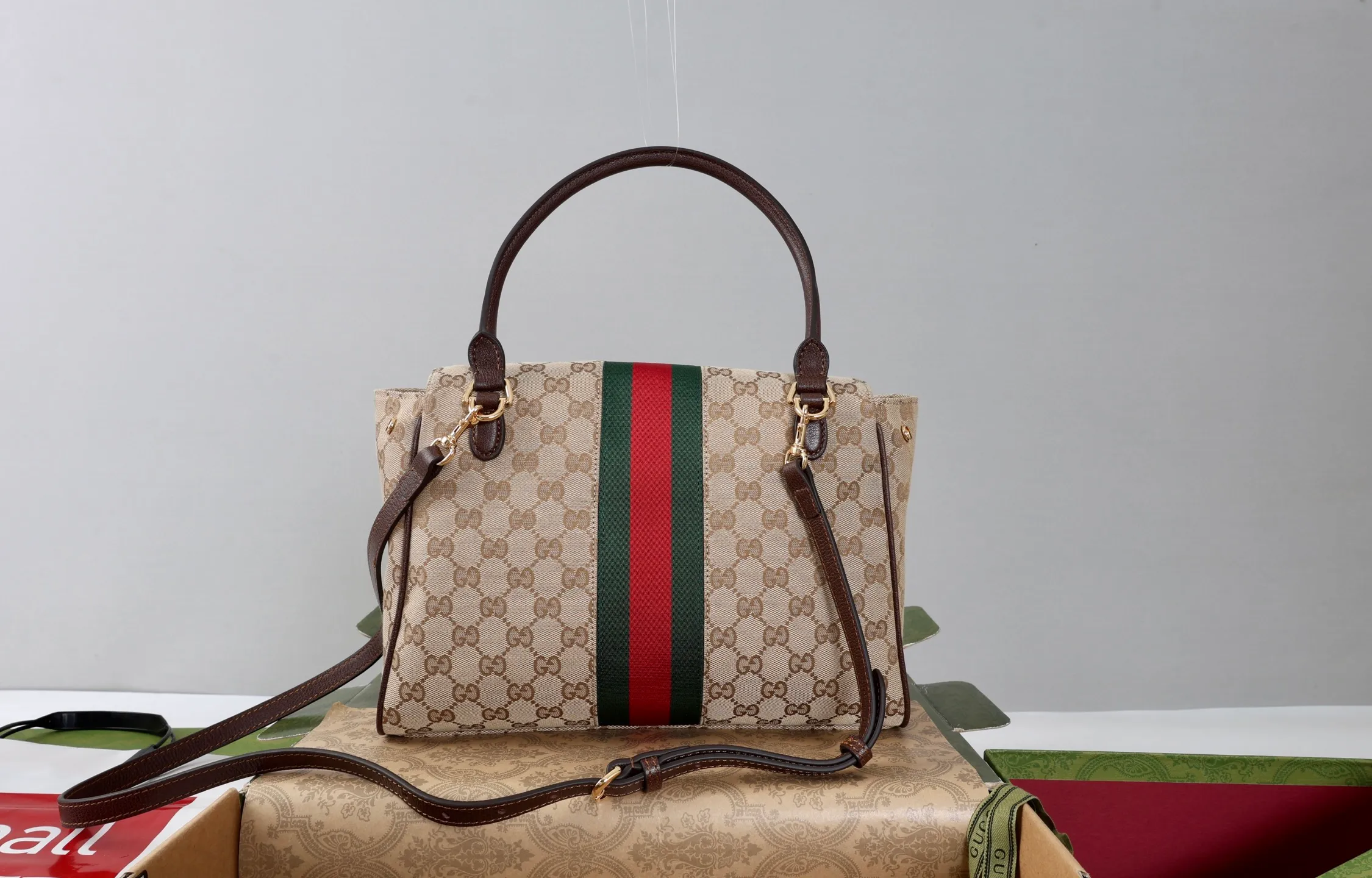 All categories Official website "Brand Women's Bags" Women's Bags 💙 GUCCI 2026 GUCCI new crossbody shoulder bag