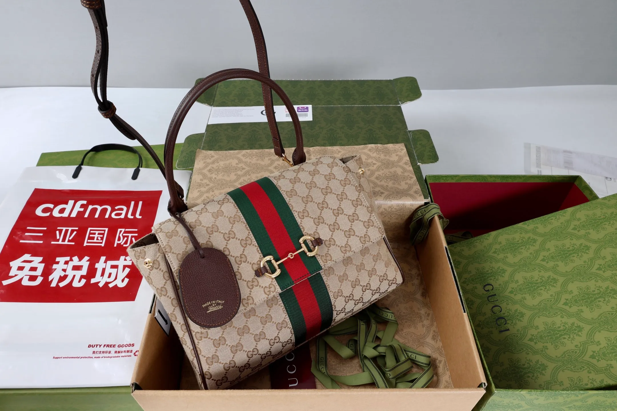 All categories Official website "Brand Women's Bags" Women's Bags 💙 GUCCI 2026 GUCCI new crossbody shoulder bag