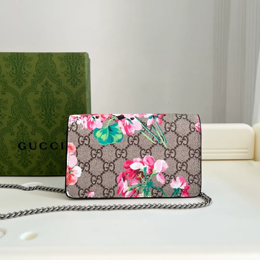 All categories Official website "Brand Women's Bags" Women's Bags 💙 GUCCI 2024 latest GUCCI crossbody bag