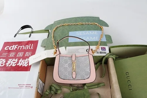 All categories Official website "Brand Women's Bags" Women's Bags 💙 GUCCI 2026 GUCCI new crossbody shoulder bag