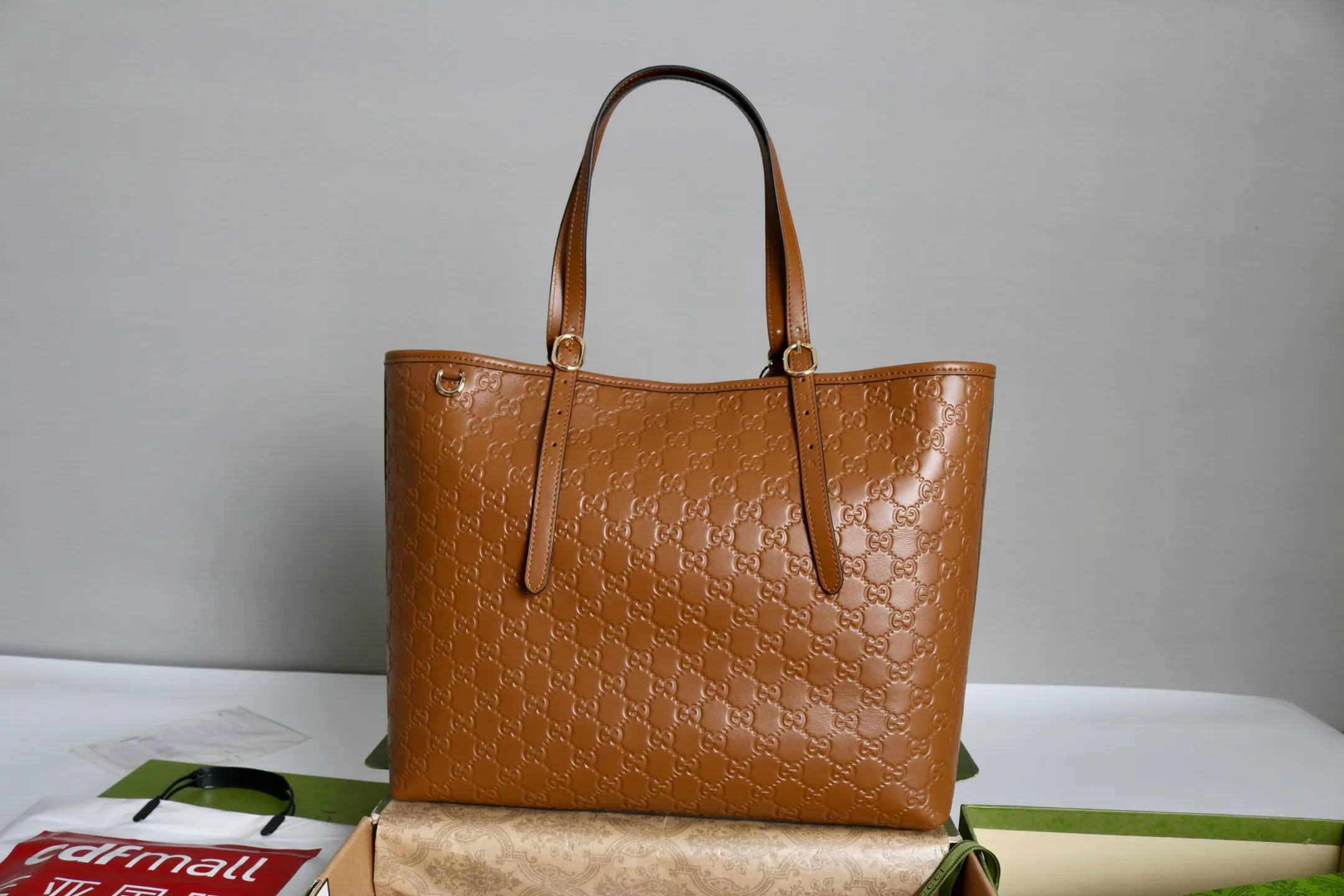 All categories Official website "Brand Women's Bags" Women's Bags 💙 GUCCI 2026 GUCCI new crossbody shoulder bag
