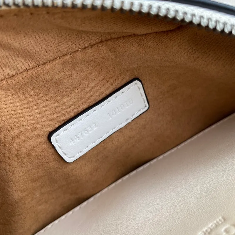 All categories Official website "Brand Women's Bags" Women's Bags 💙 GUCCI 2022 official new Gucci crossbody bag wholesale Original order quality 58001900 Size: 24-13-7Cm