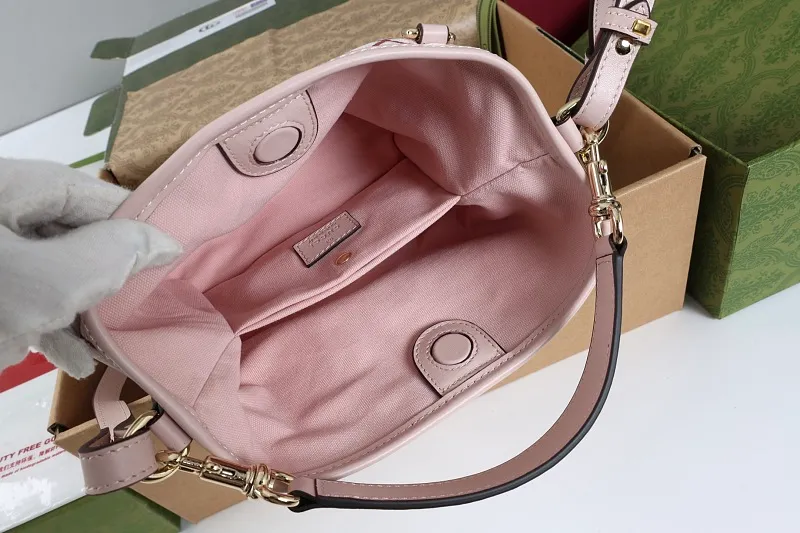 All categories Official website "Brand Women's Bags" Women's Bags 💙 GUCCI 2026 GUCCI new crossbody shoulder bag