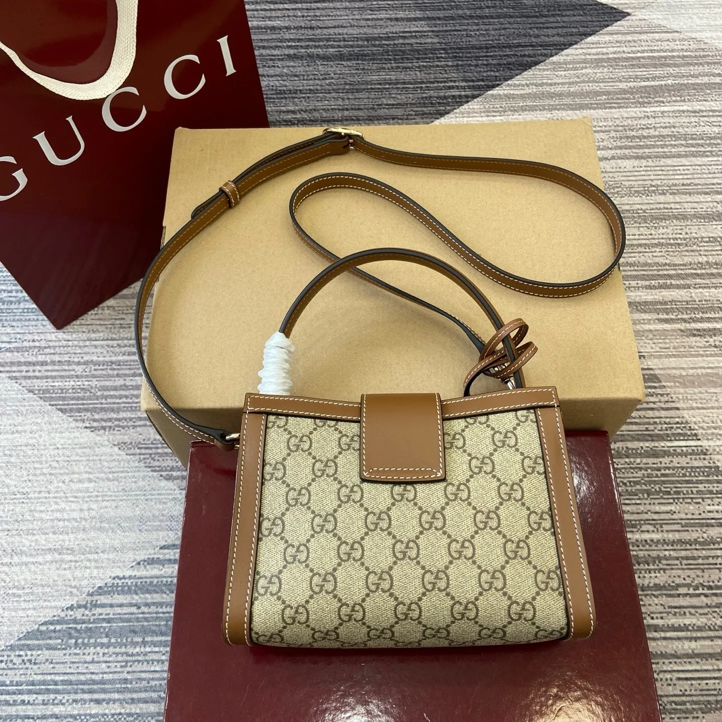 All Categories Official Website "Brand Women's Bags" Women's Bags 💙 GUCCI 2025 New GUCCI Crossbody Bag