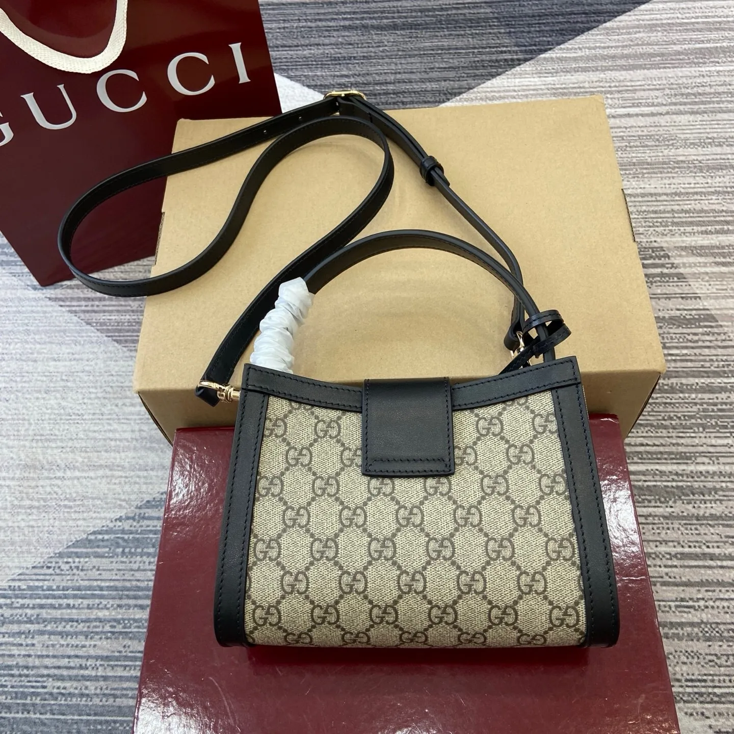 All Categories Official Website "Brand Women's Bags" Women's Bags 💙 GUCCI 2025 New GUCCI Crossbody Bag