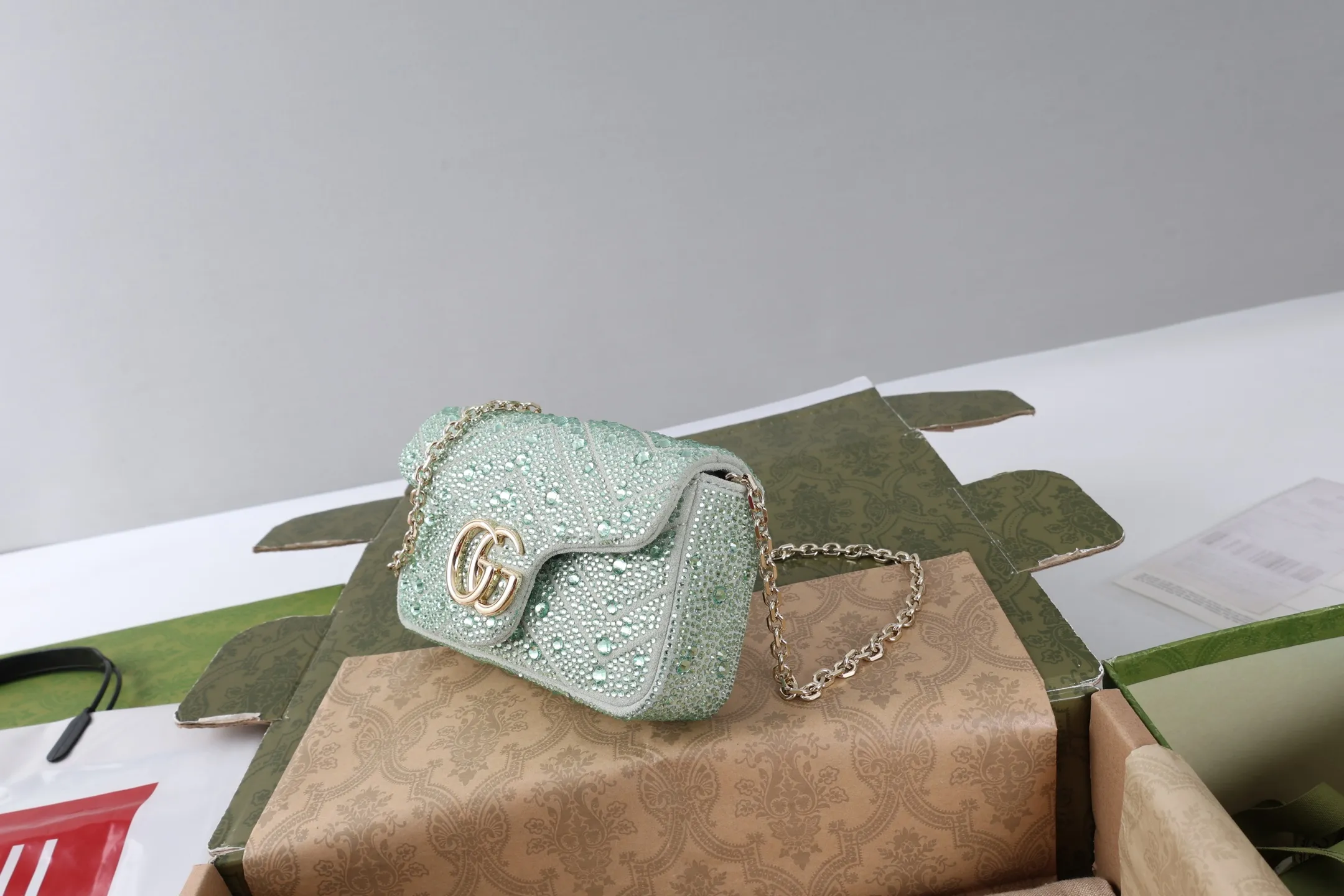 All categories Official website "Brand Women's Bags" Women's Bags 💙 GUCCI 2026 GUCCI new crossbody shoulder bag