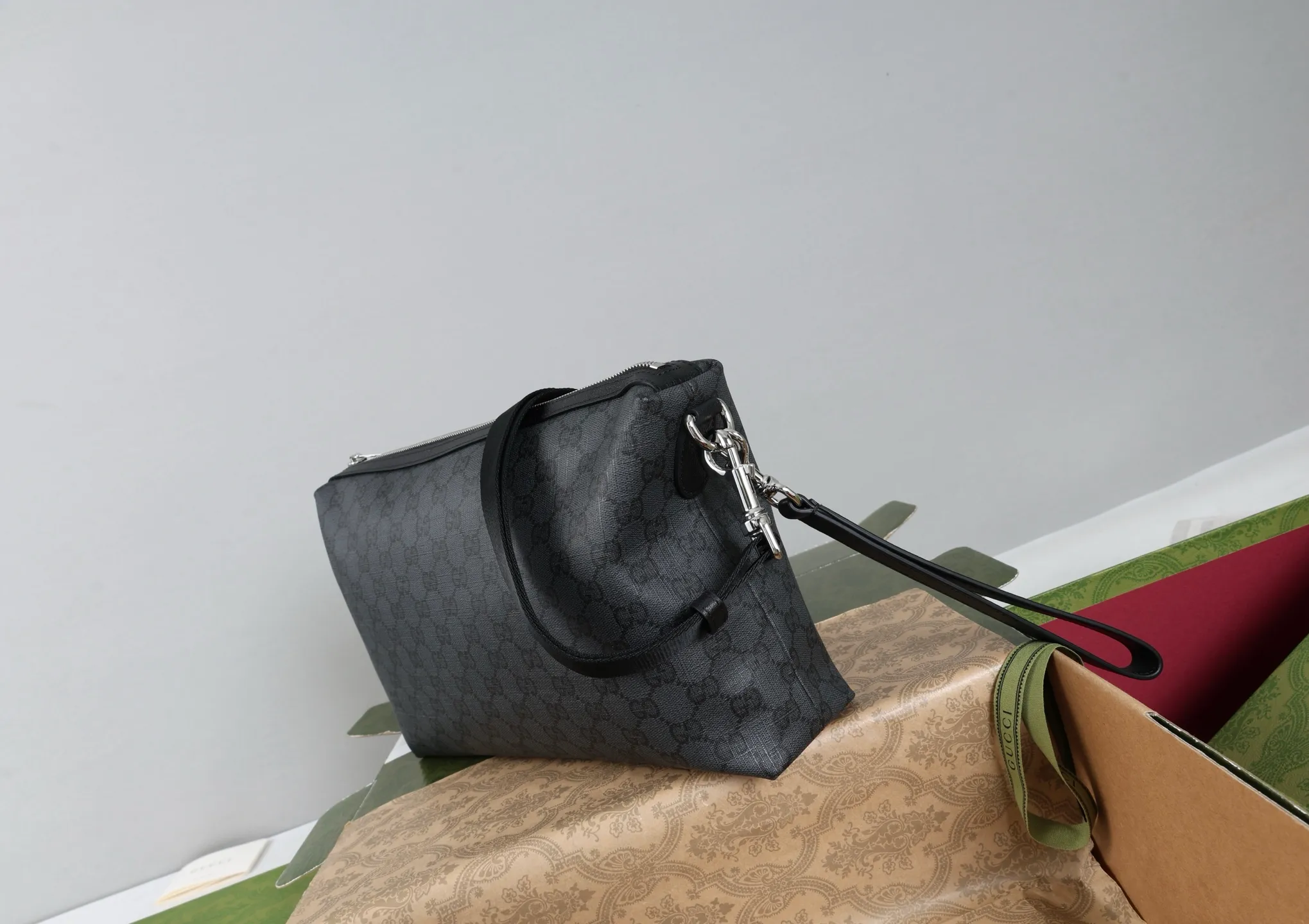 All categories Official website "Brand Women's Bags" Women's Bags 💙 GUCCI 2026 GUCCI new crossbody shoulder bag