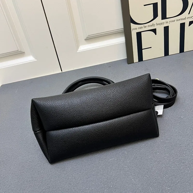 All Categories Official Website "Brand Women's Bags" Women's Bags 💙 GUCCI 2025 New Gucci Softbit Cowhide Handbag