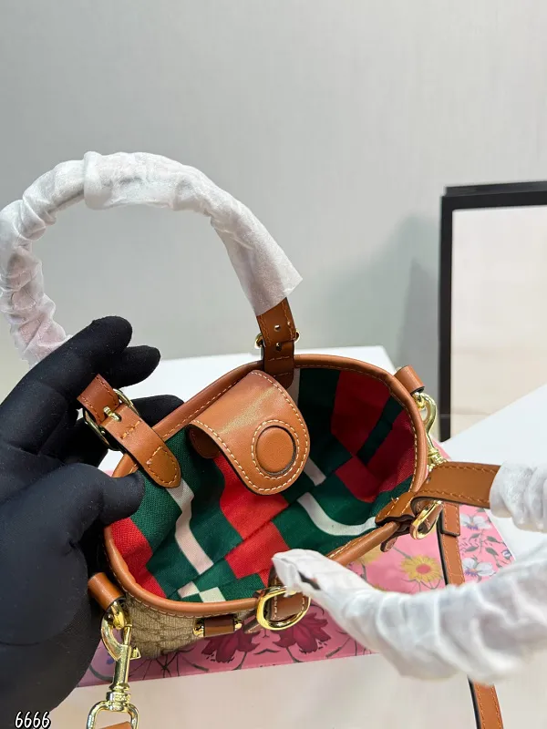 All Categories Official Website "Brand Women's Bags" Women's Bags 💙 GUCCI 2026 New GUCCI Crossbody Bag