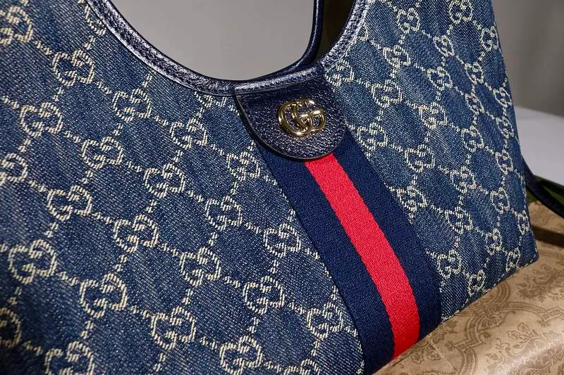 All categories Official website "Brand Women's Bags" Women's Bags 💙 GUCCI 2026 GUCCI new crossbody shoulder bag