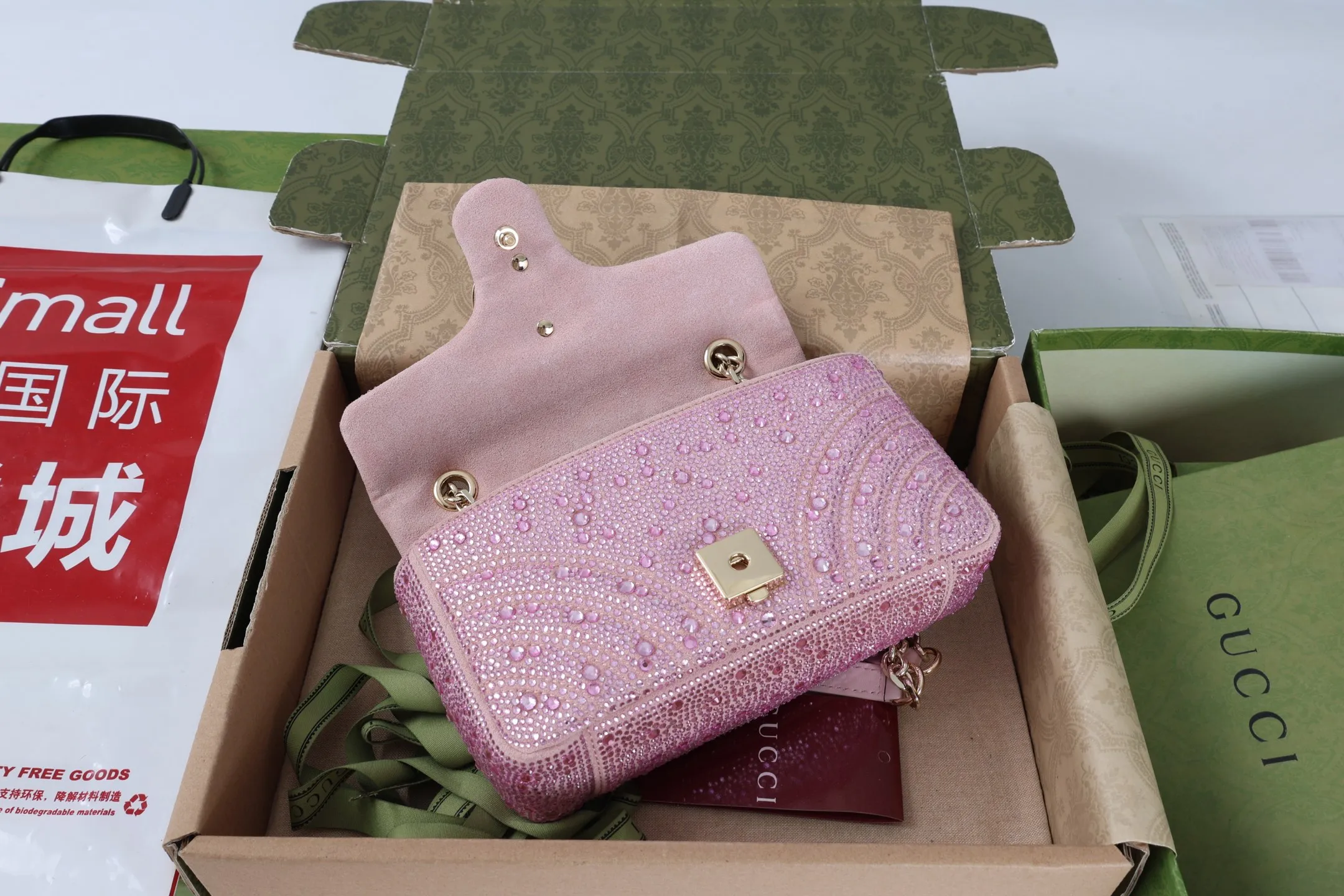 All categories Official website "Brand Women's Bags" Women's Bags 💙 GUCCI 2026 GUCCI new crossbody shoulder bag