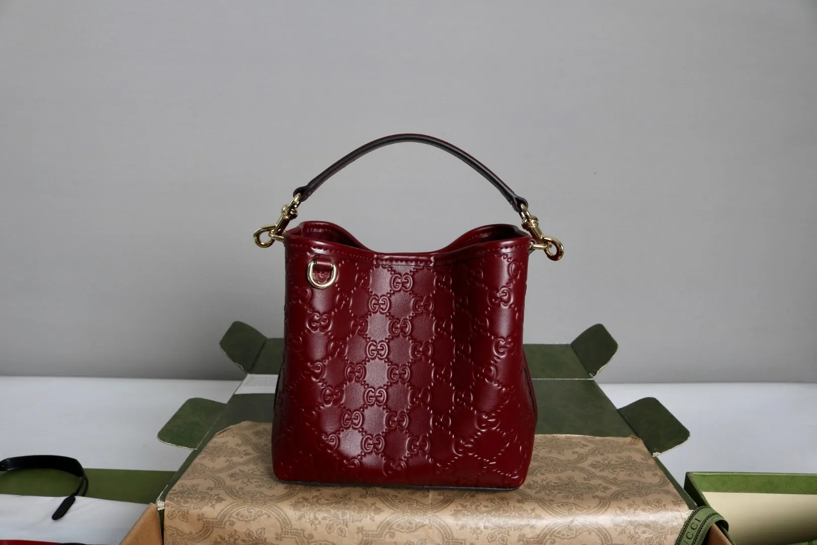 All categories Official website "Brand Women's Bags" Women's Bags 💙 GUCCI 2026 GUCCI new crossbody shoulder bag