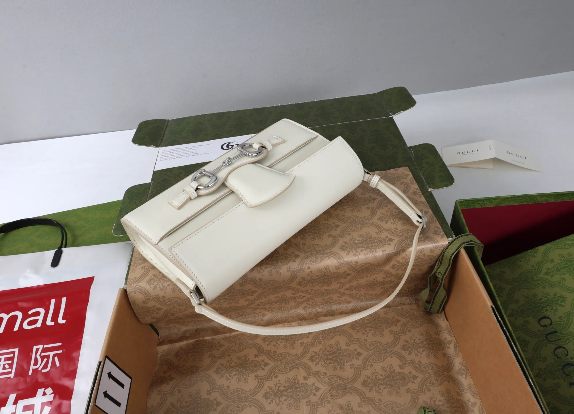 All categories Official website "Brand Women's Bags" Women's Bags 💙 GUCCI 2026 GUCCI new crossbody shoulder bag