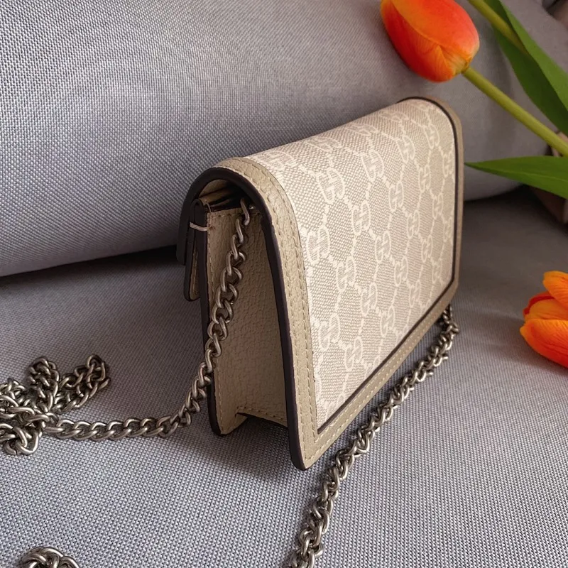 All Categories Official Website "Brand Women's Bags" Women's Bags 💙 GUCCI 2022 Official New Style Gucci Crossbody Bag Wholesale 58001600 High Quality Specifications: 18-12-4.5CM