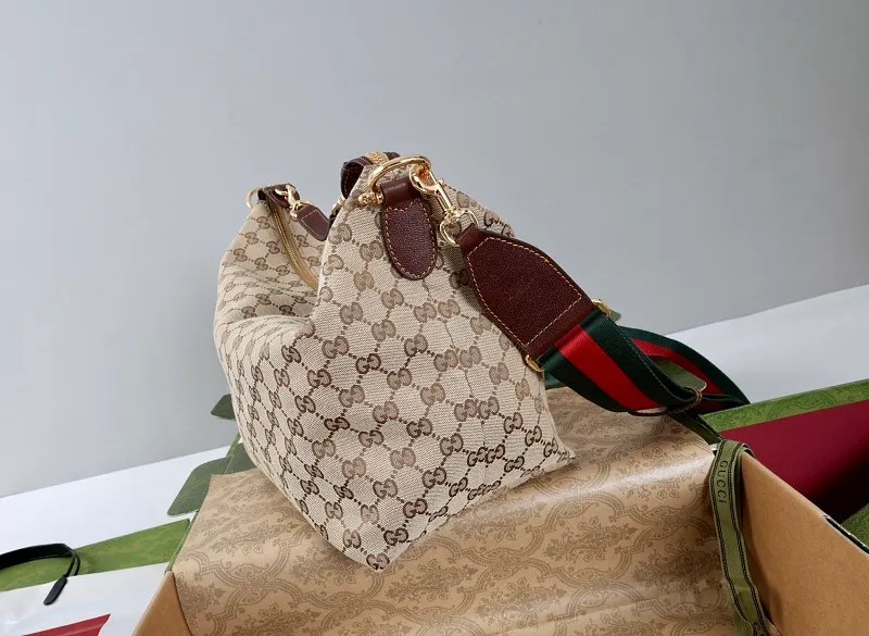 All categories Official website "Brand Women's Bags" Women's Bags 💙 GUCCI 2026 GUCCI new crossbody shoulder bag
